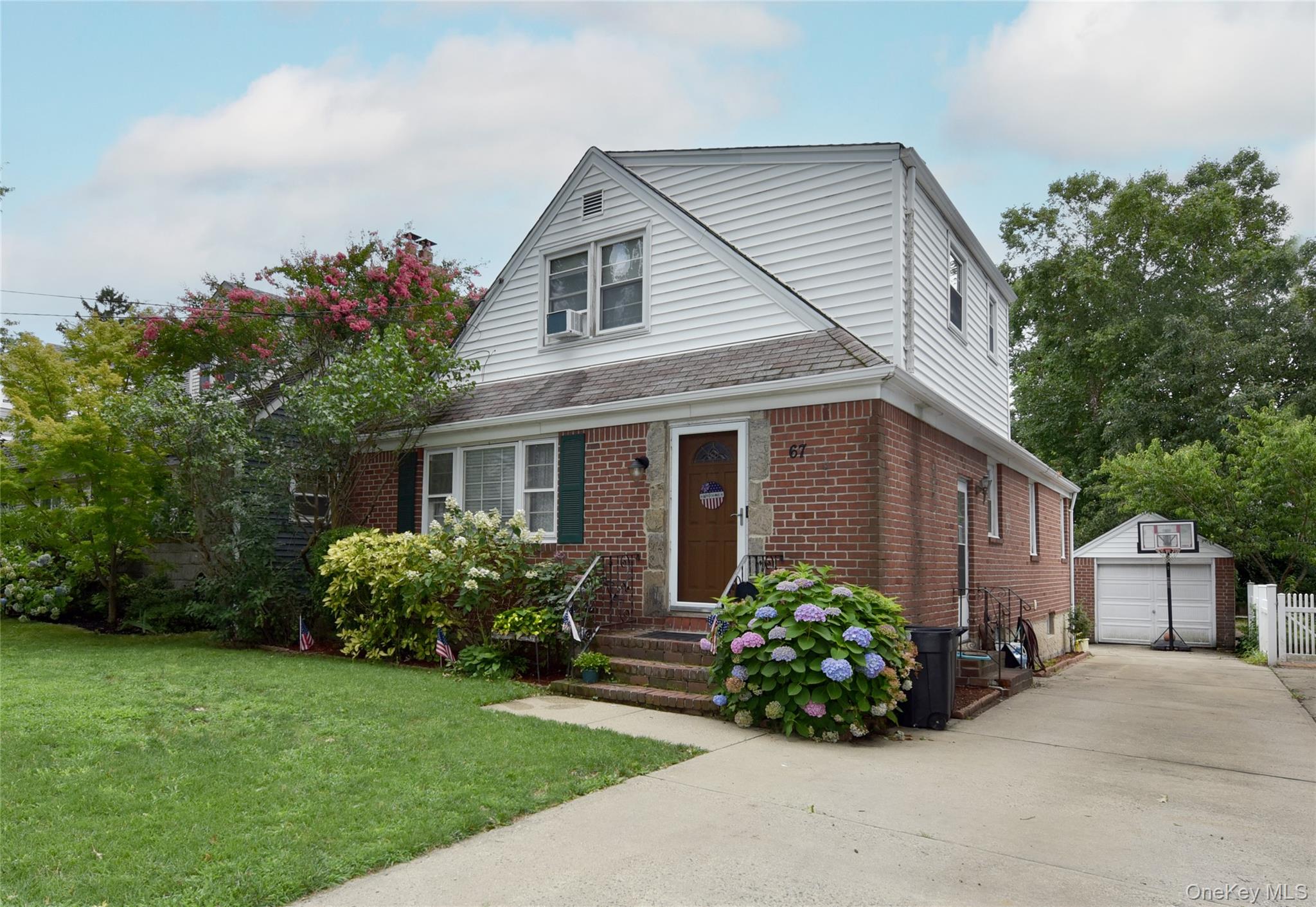 67 Iris Avenue – For Sale photo 2