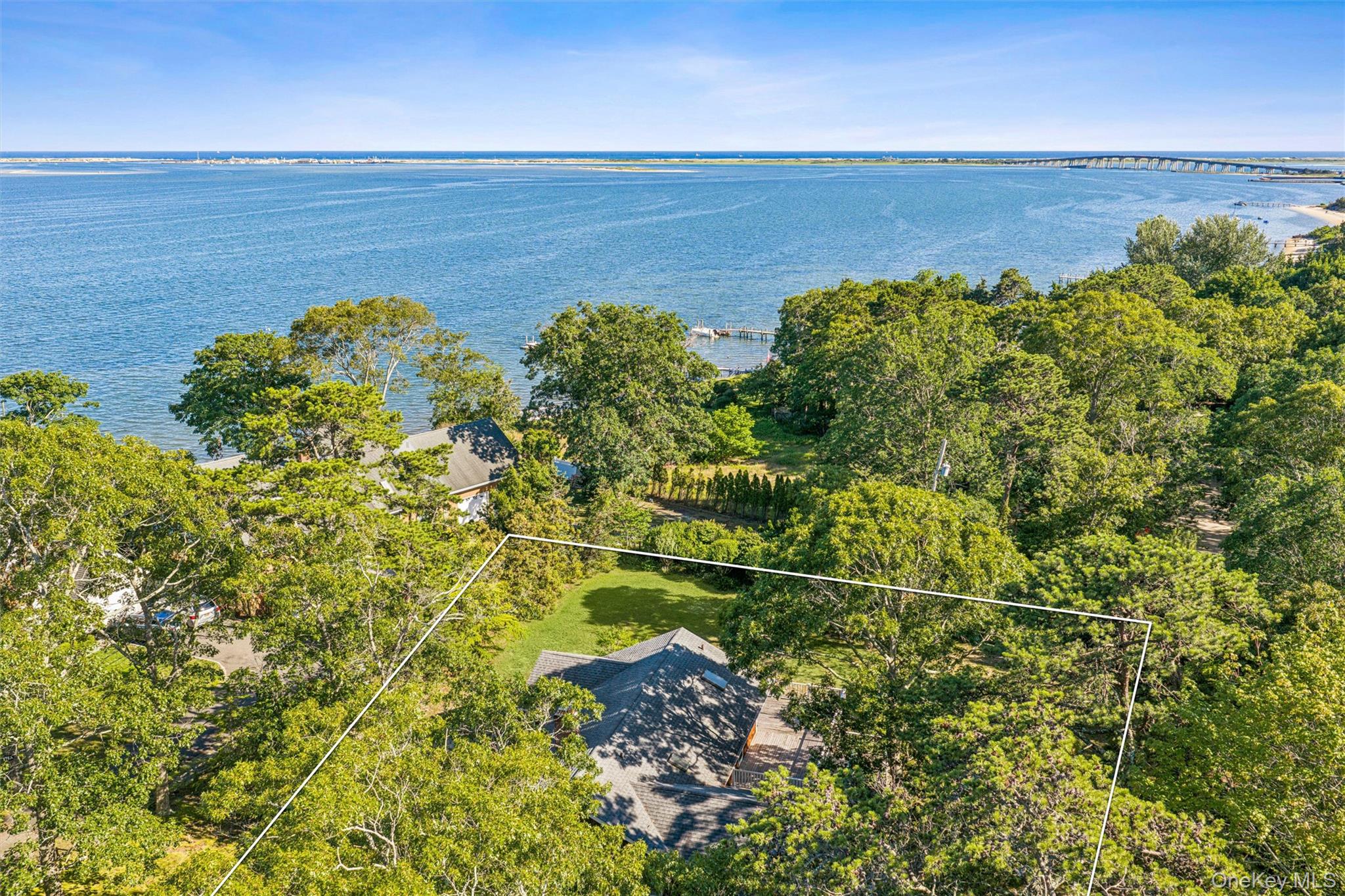 172 Bay Avenue E – For Sale photo 2