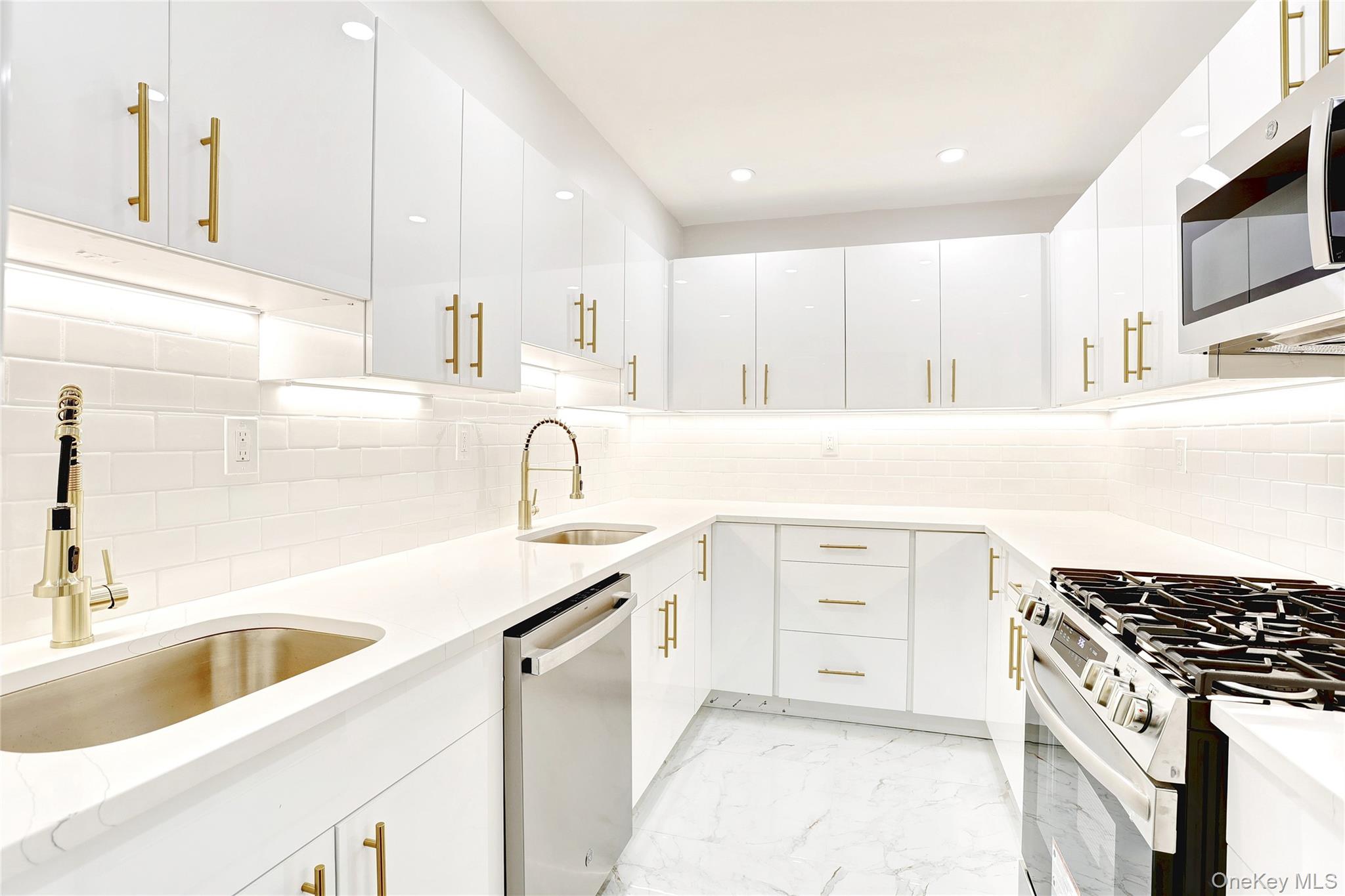 180 Kearsing Parkway, Unit B photo 2