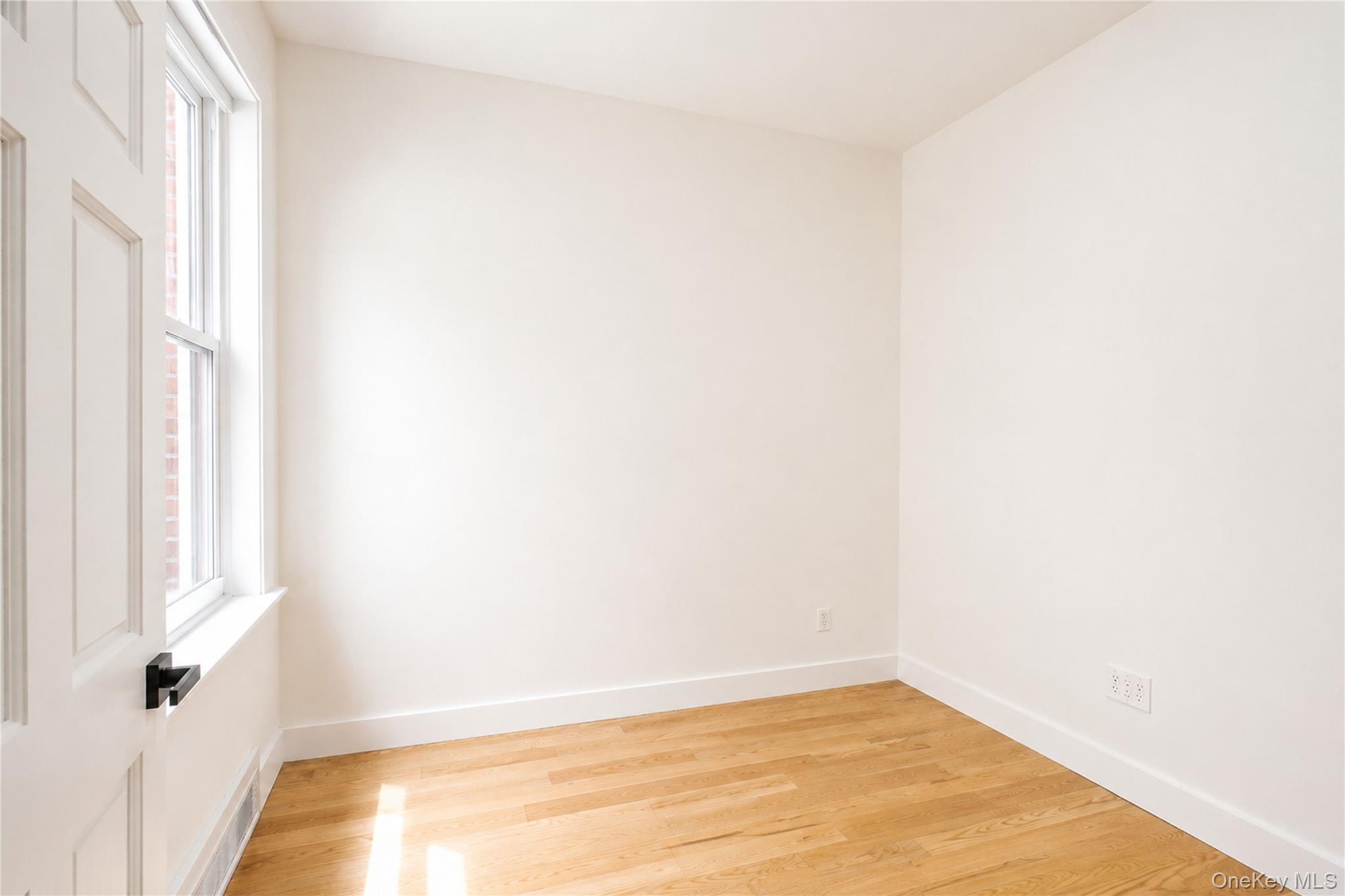 1410 E 52nd Street – For Sale photo 8