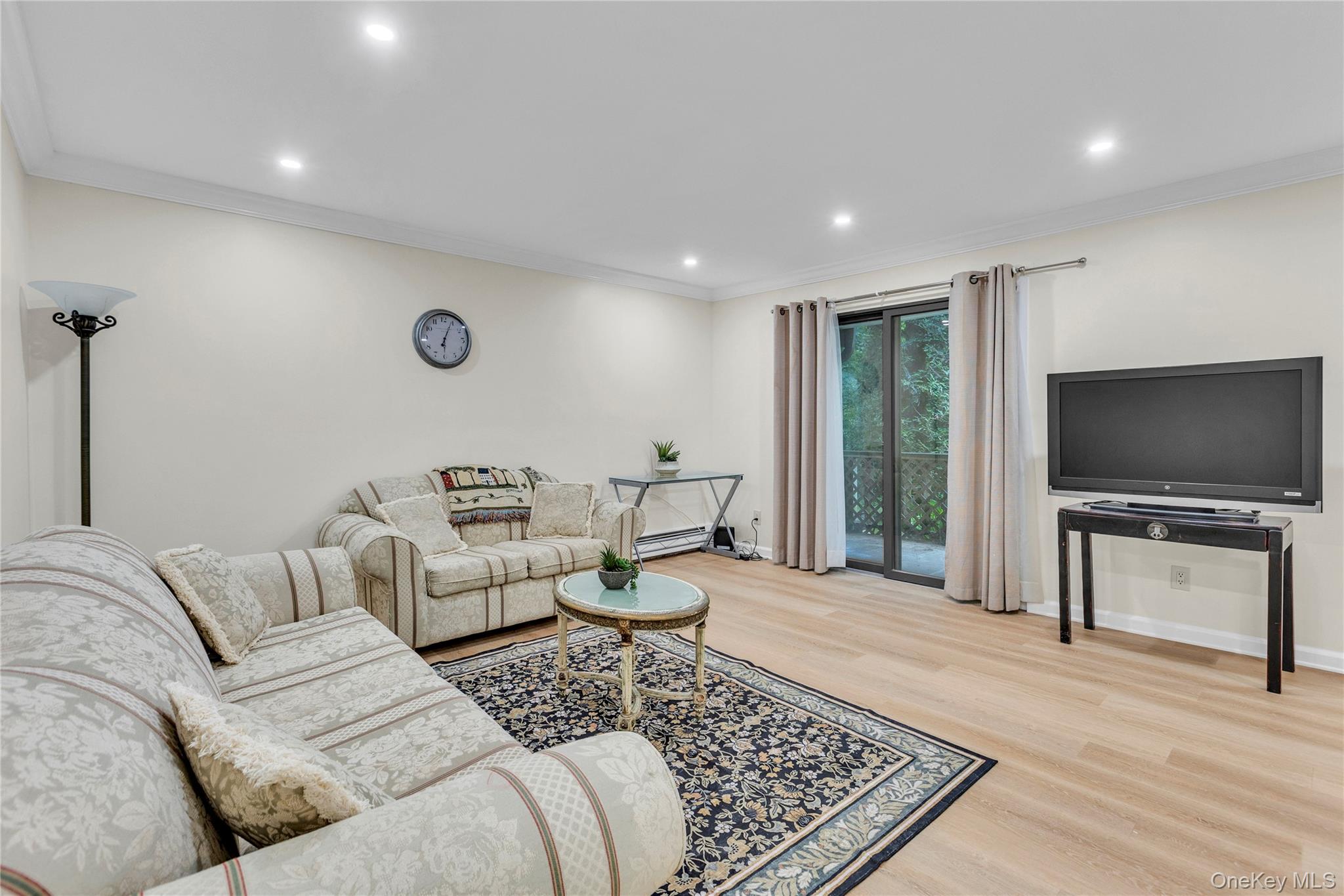 45 Richmond Boulevard, Unit 2B photo 5