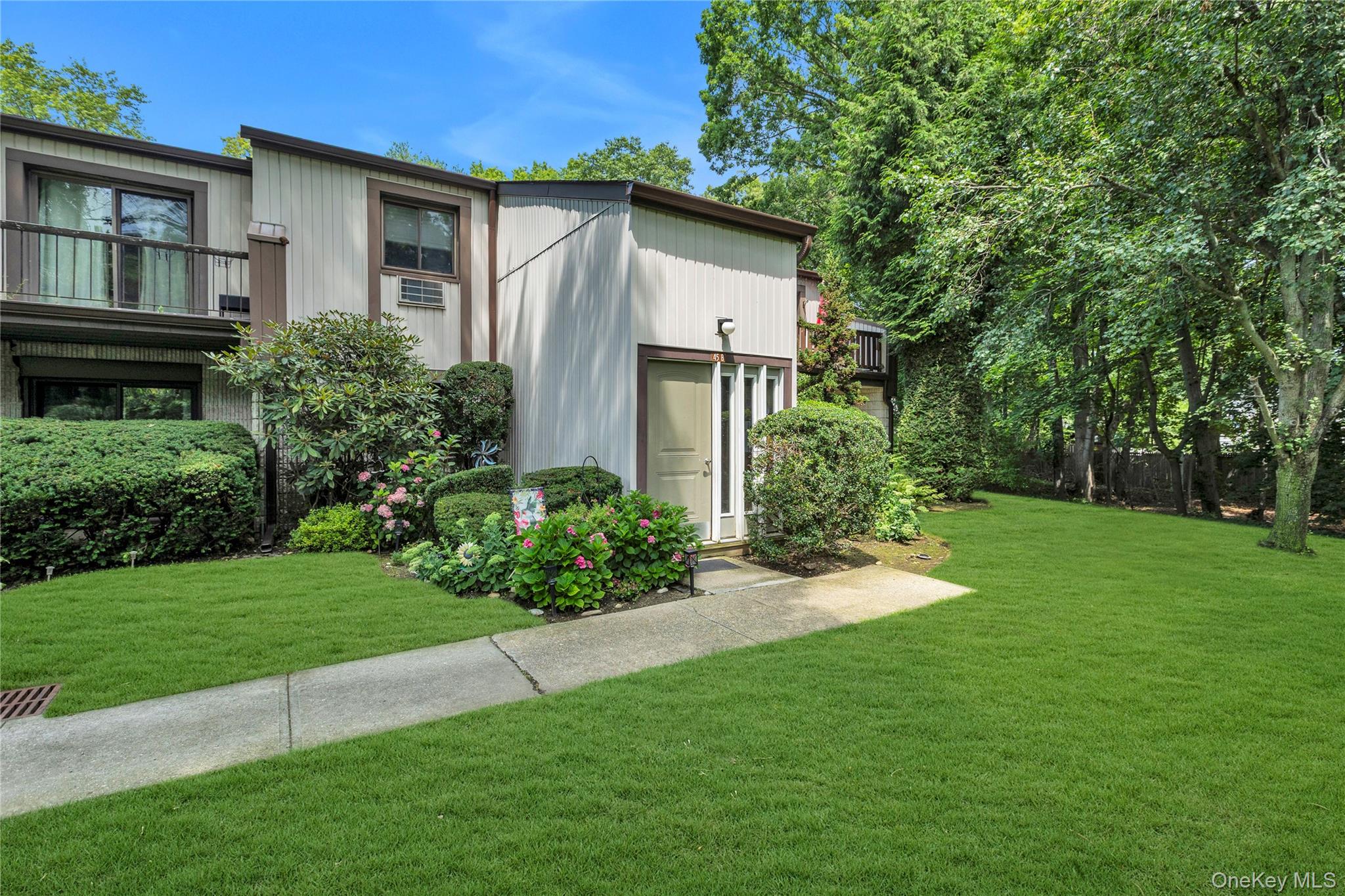 45 Richmond Boulevard, Unit 2B photo 2