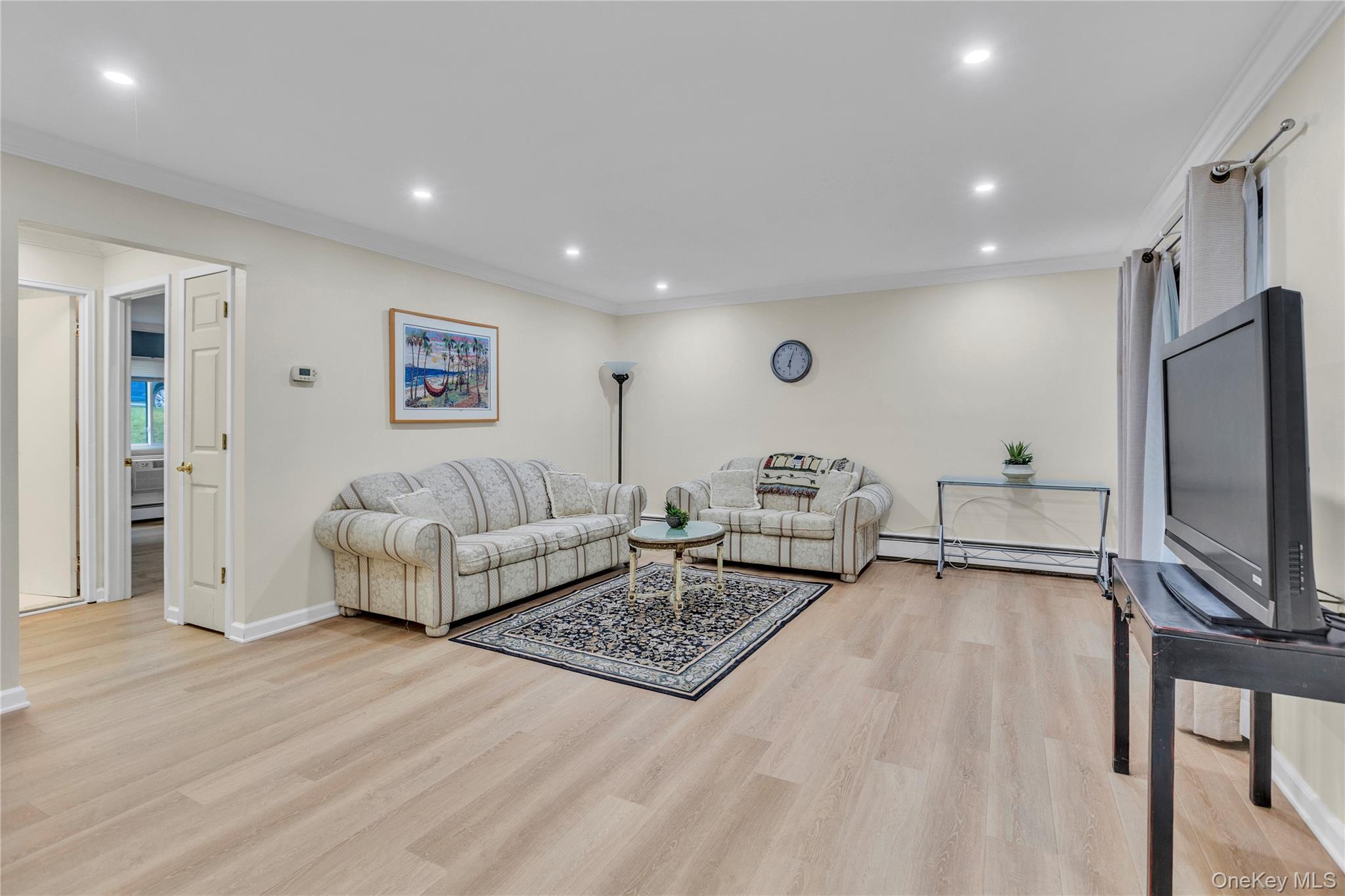 45 Richmond Boulevard, Unit 2B photo 4