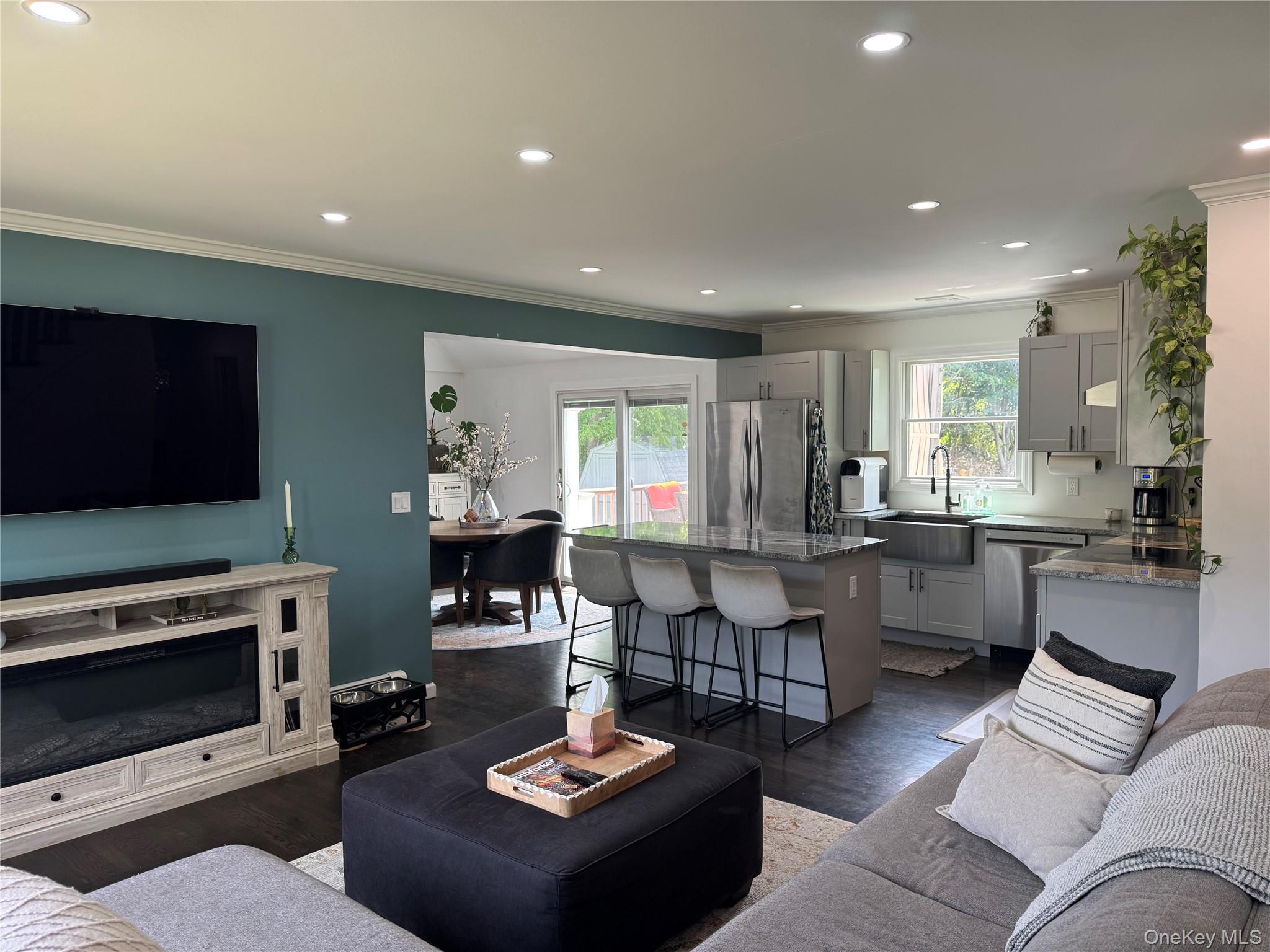 24 Miller Avenue – For Sale photo 3