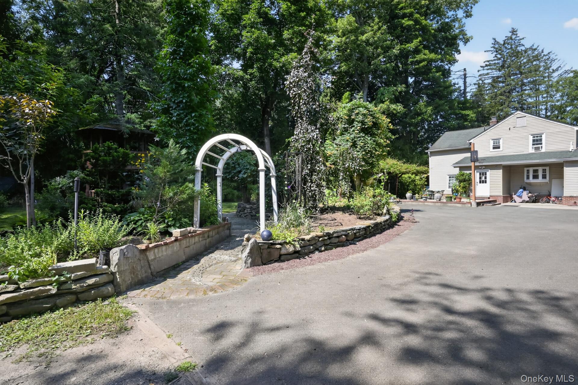 857 Western Highway – For Sale photo 16