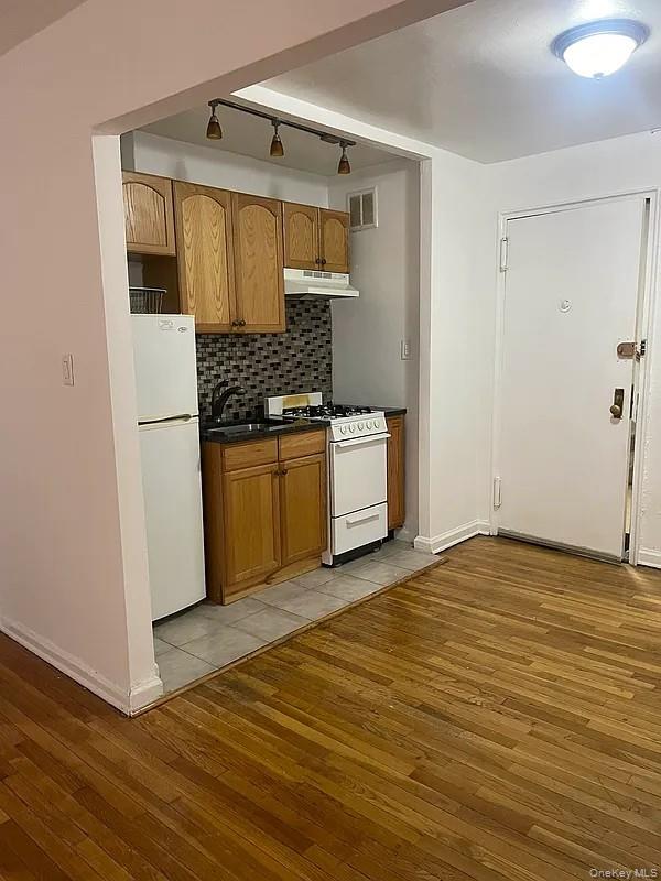 64-35 Yellowstone Boulevard – For Rent photo 3