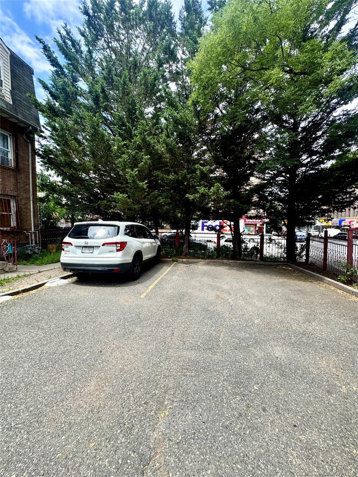 320 184th – For Sale photo 4