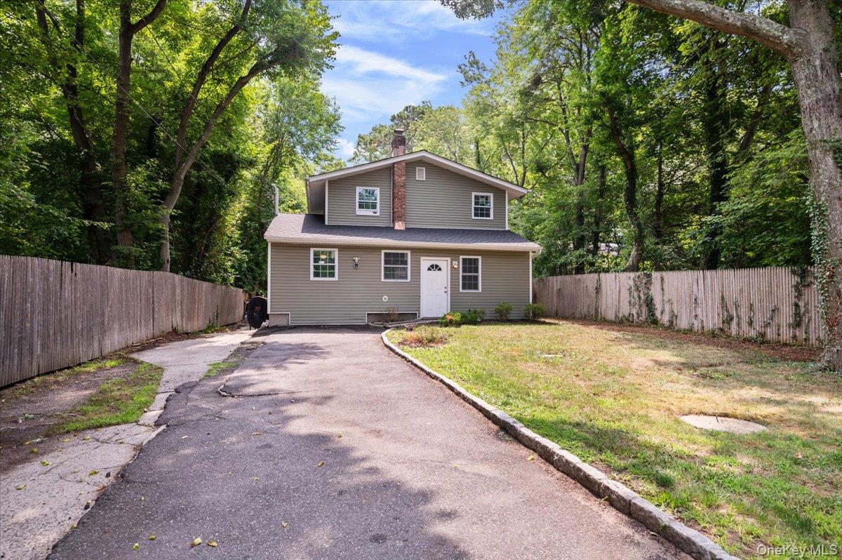 1241 Connetquot Avenue – For Sale
