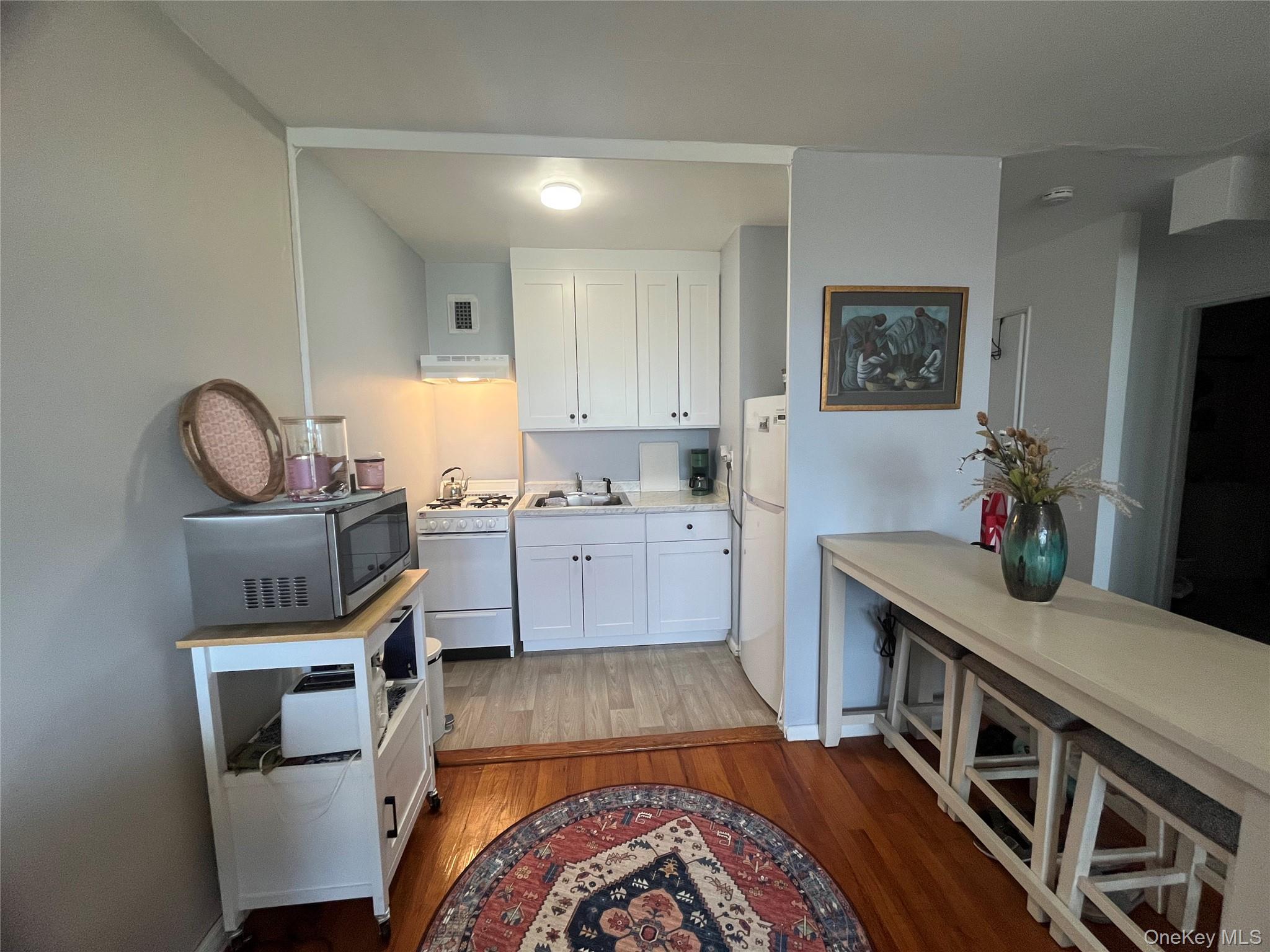 52 Yonkers Terrace, Unit 7K photo 4