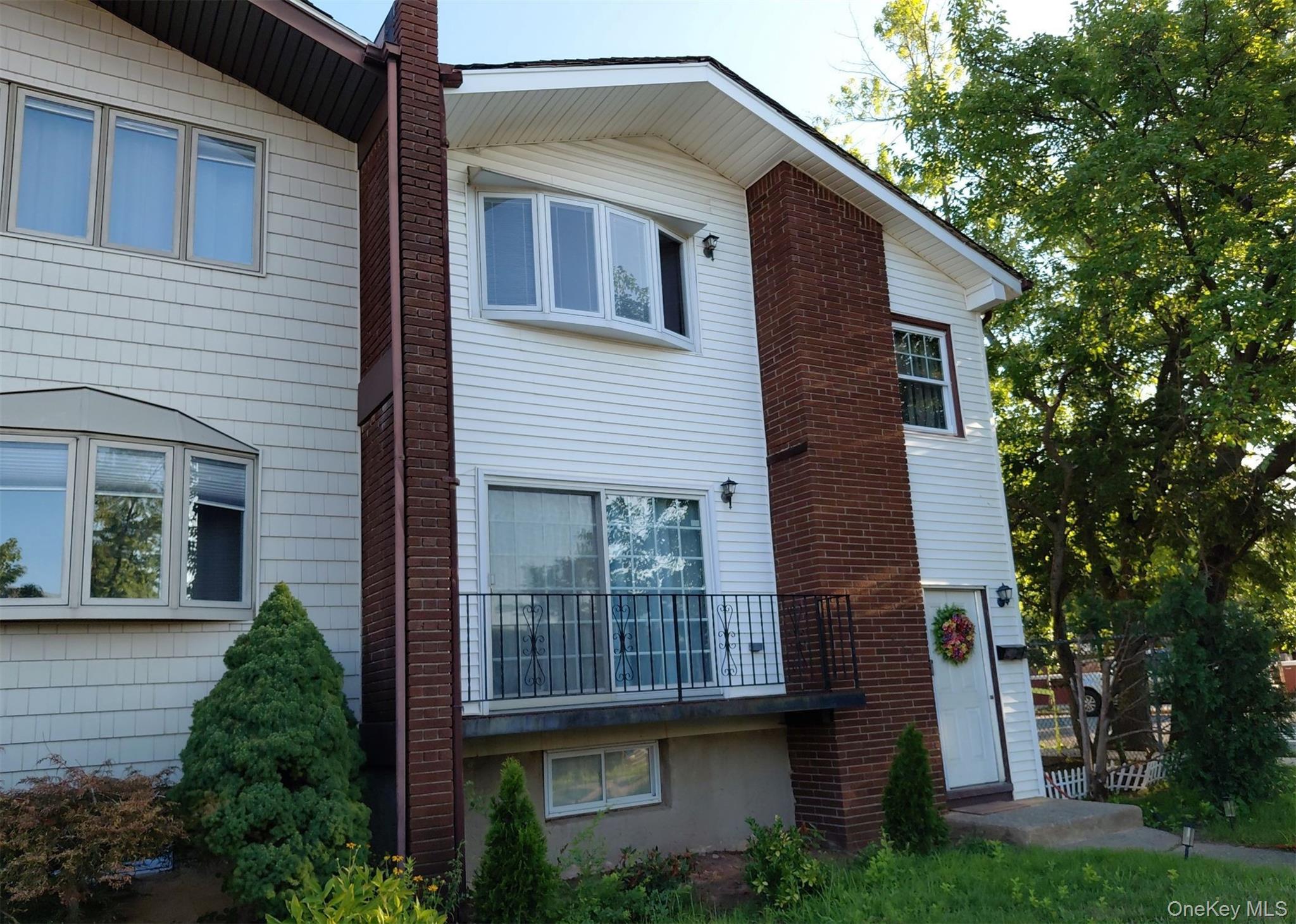 271 Leverett Avenue – For Sale