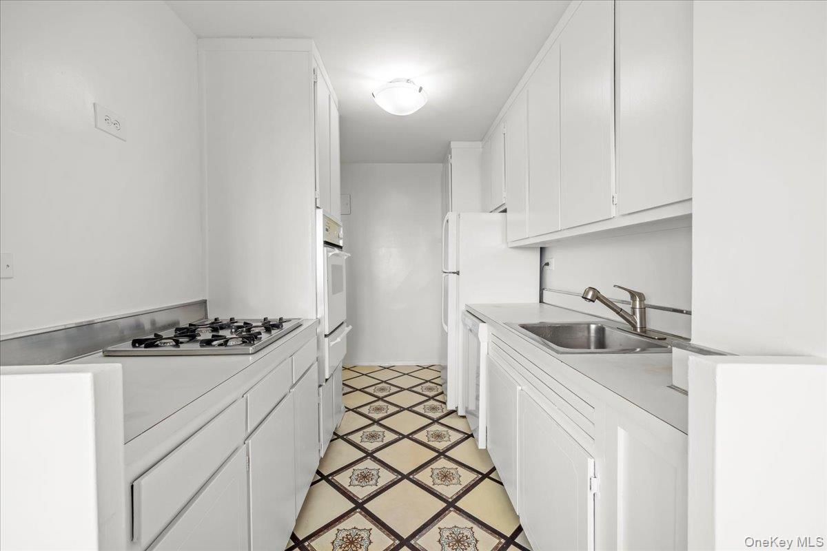 555 Kappock Street, Unit 24T photo 10