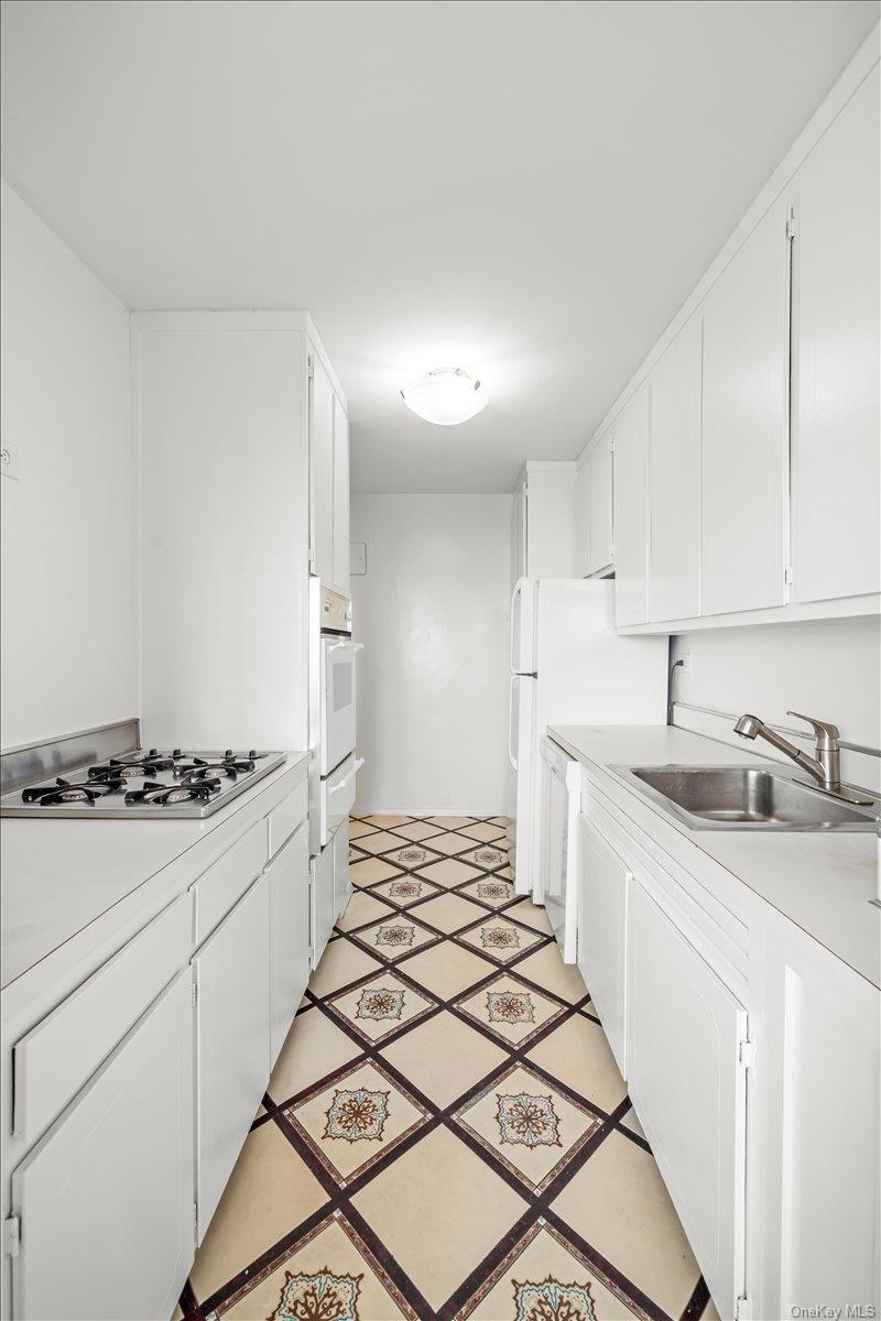 555 Kappock Street, Unit 24T photo 11