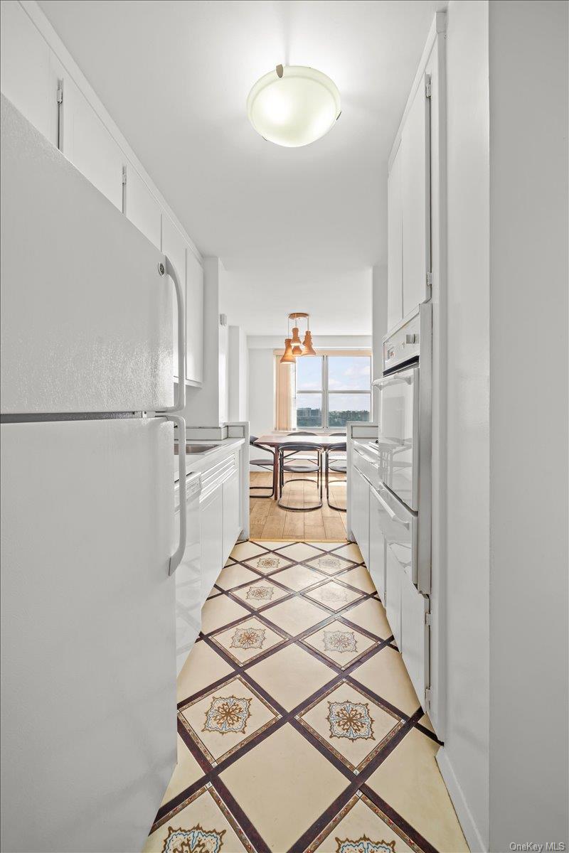 555 Kappock Street, Unit 24T photo 9