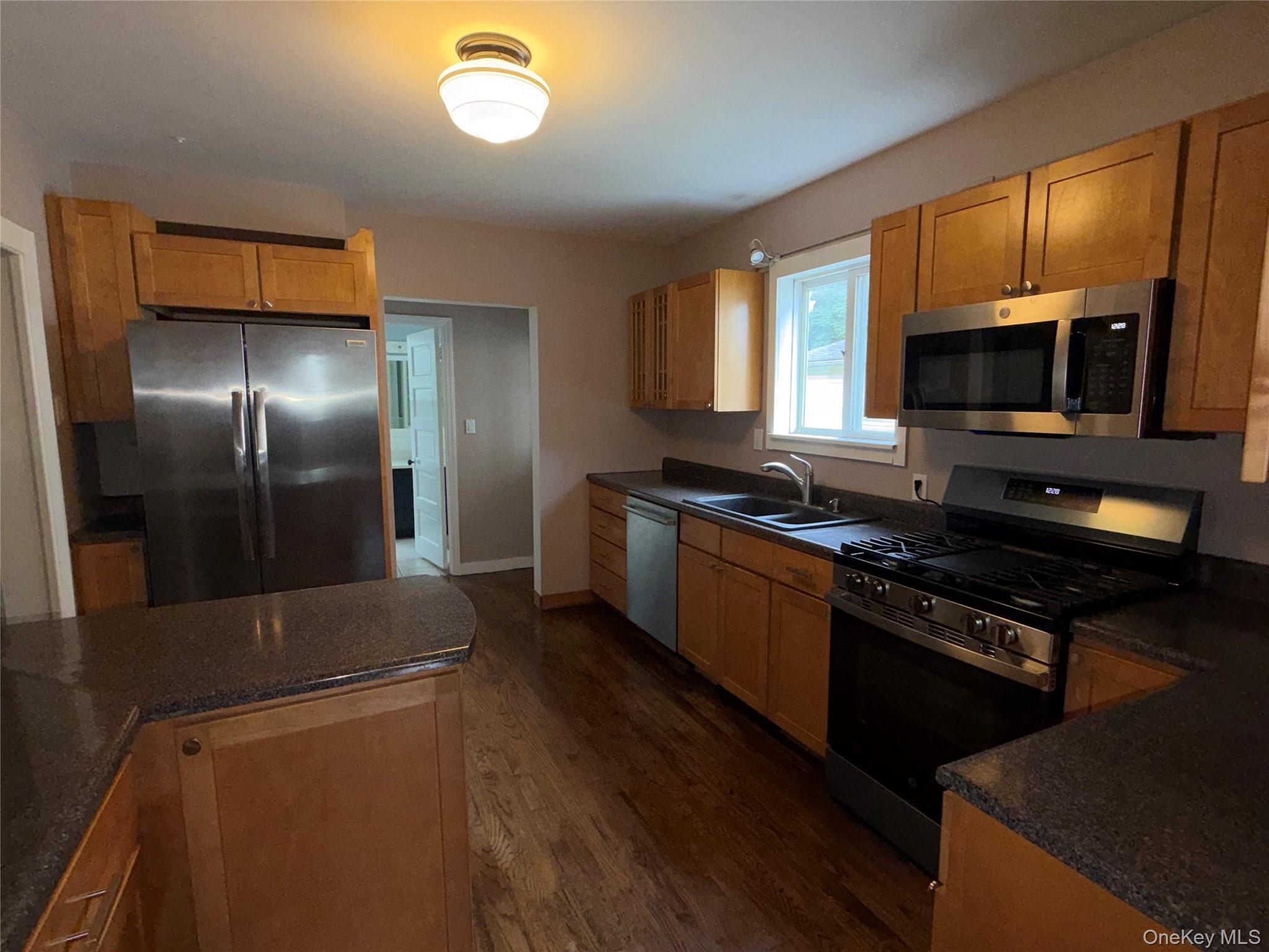 7 Broadway – For Rent photo 13