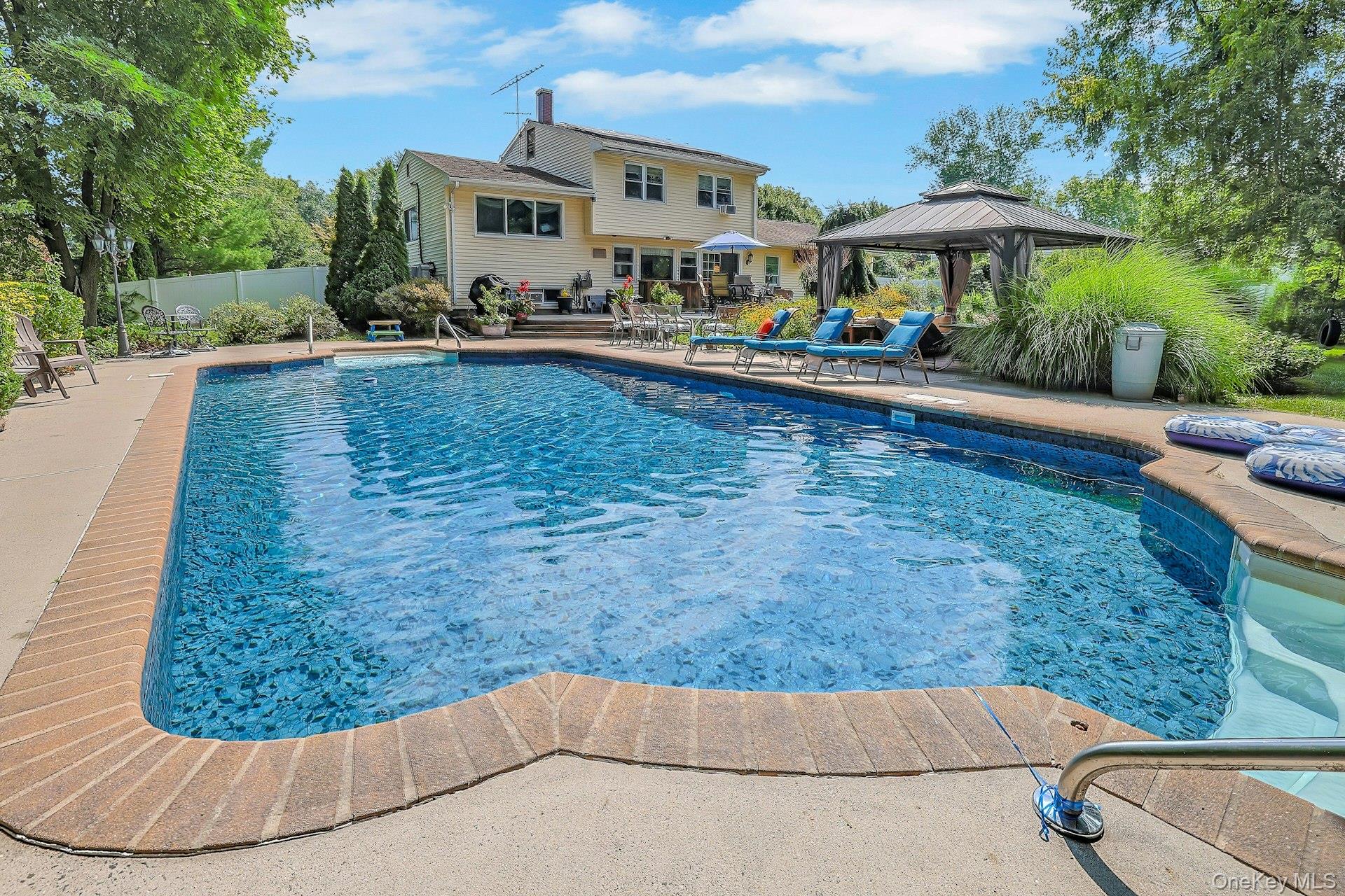 60 East Road – For Sale photo 22