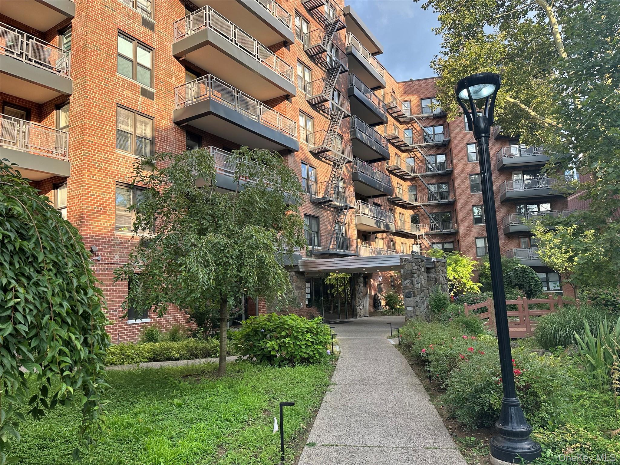 8710 51st Avenue, Unit 3H photo 2