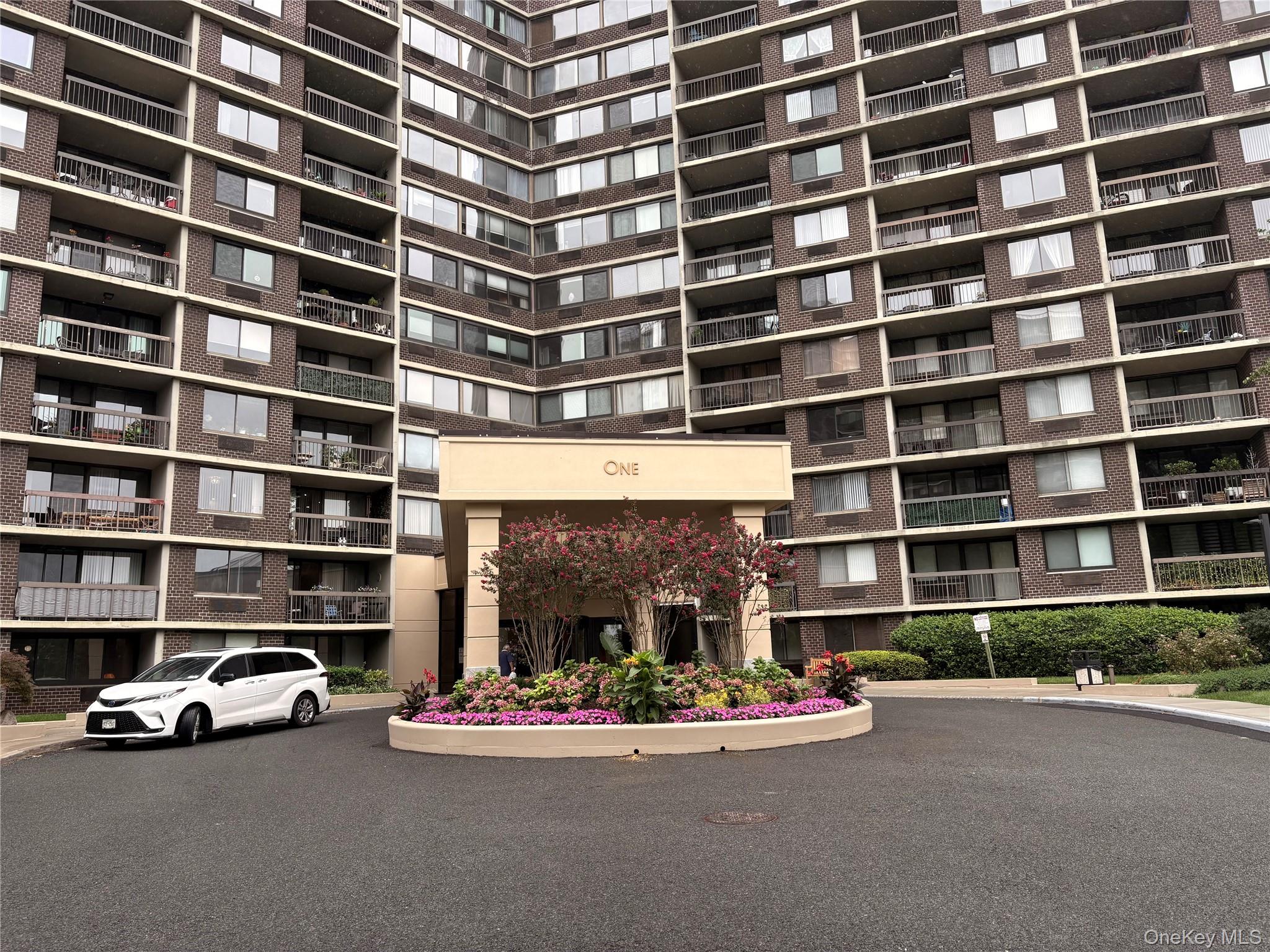 1 Bay Club Drive, Unit 18L photo 3
