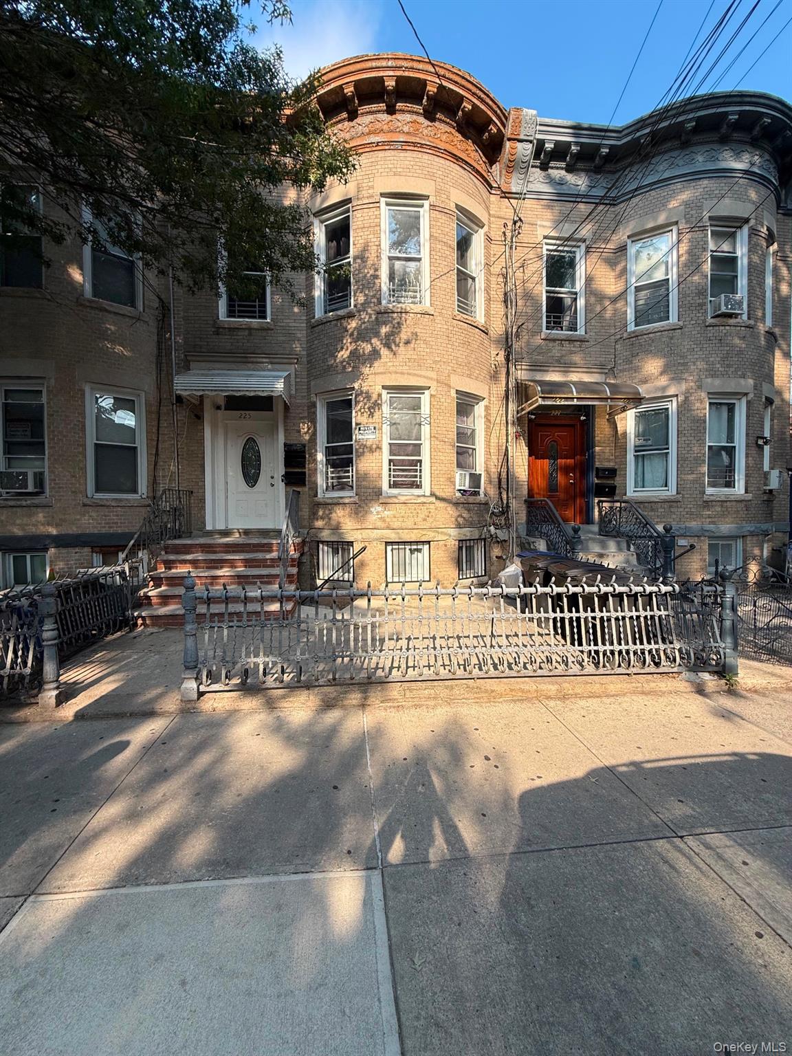 225 Grant Avenue – For Sale