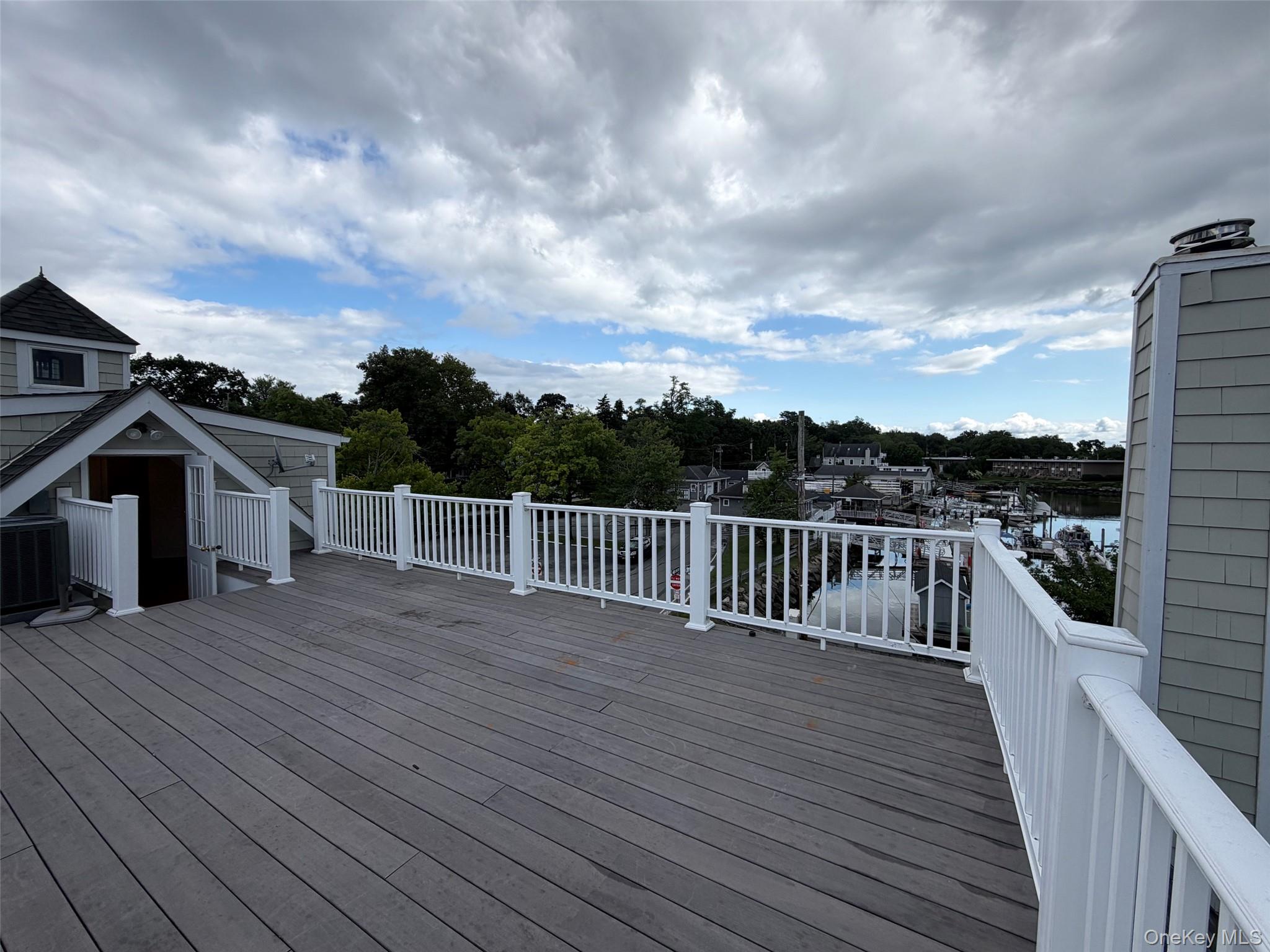 3 Hewlett Street – For Rent photo 4