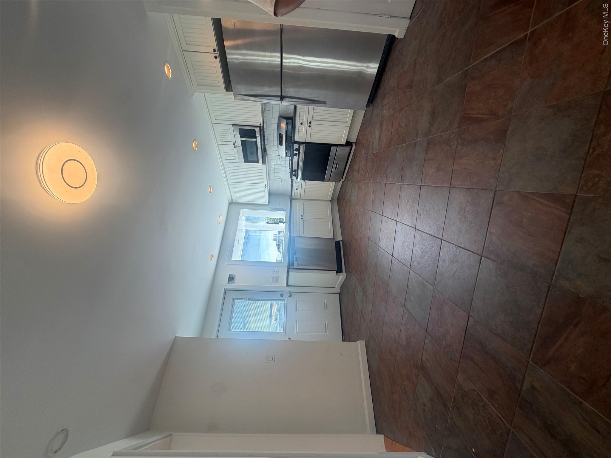 3 Hewlett Street – For Rent photo 6