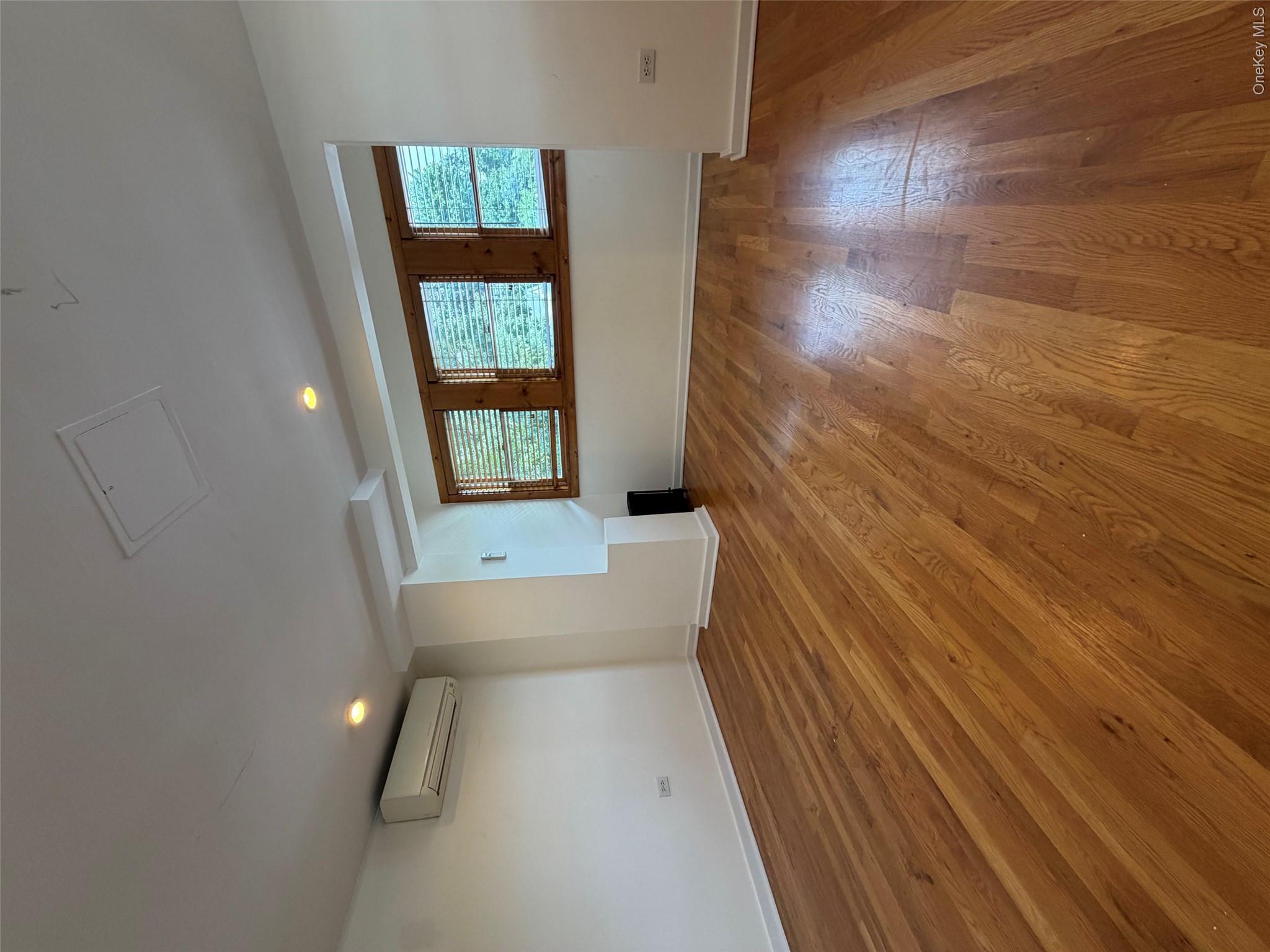 3 Hewlett Street – For Rent photo 17