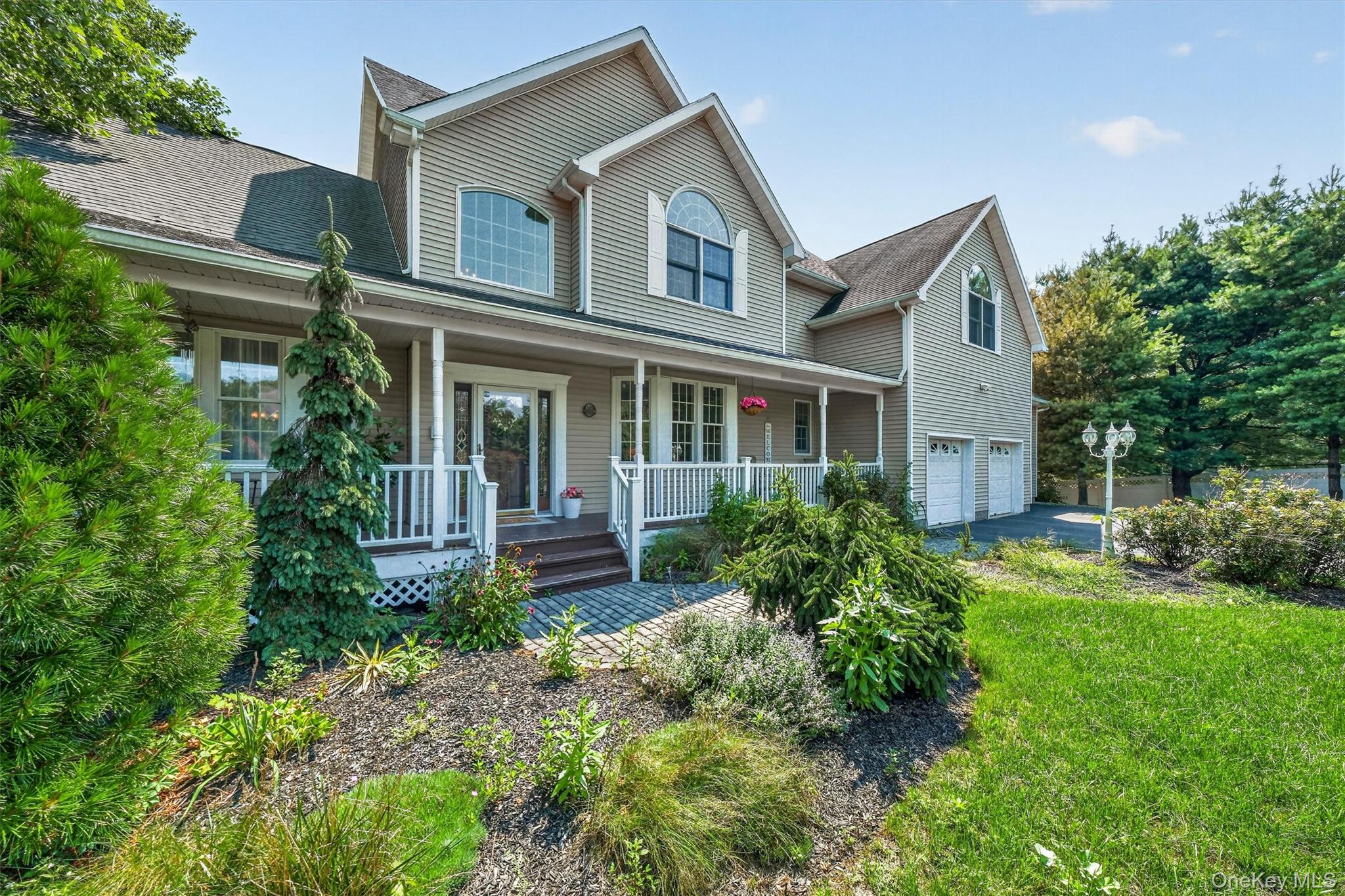 8 Angela Court – For Sale photo 2