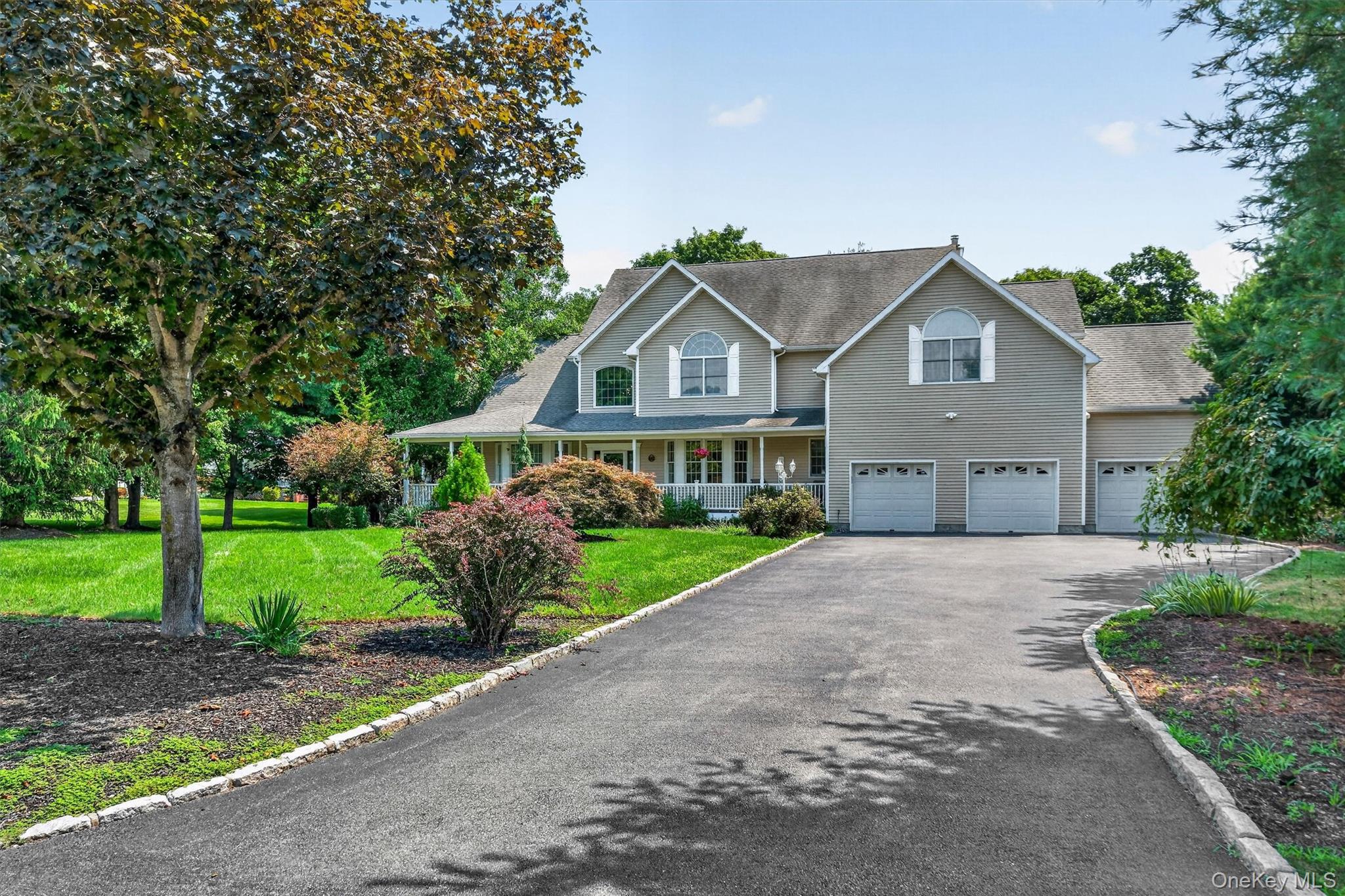 8 Angela Court – For Sale photo 3