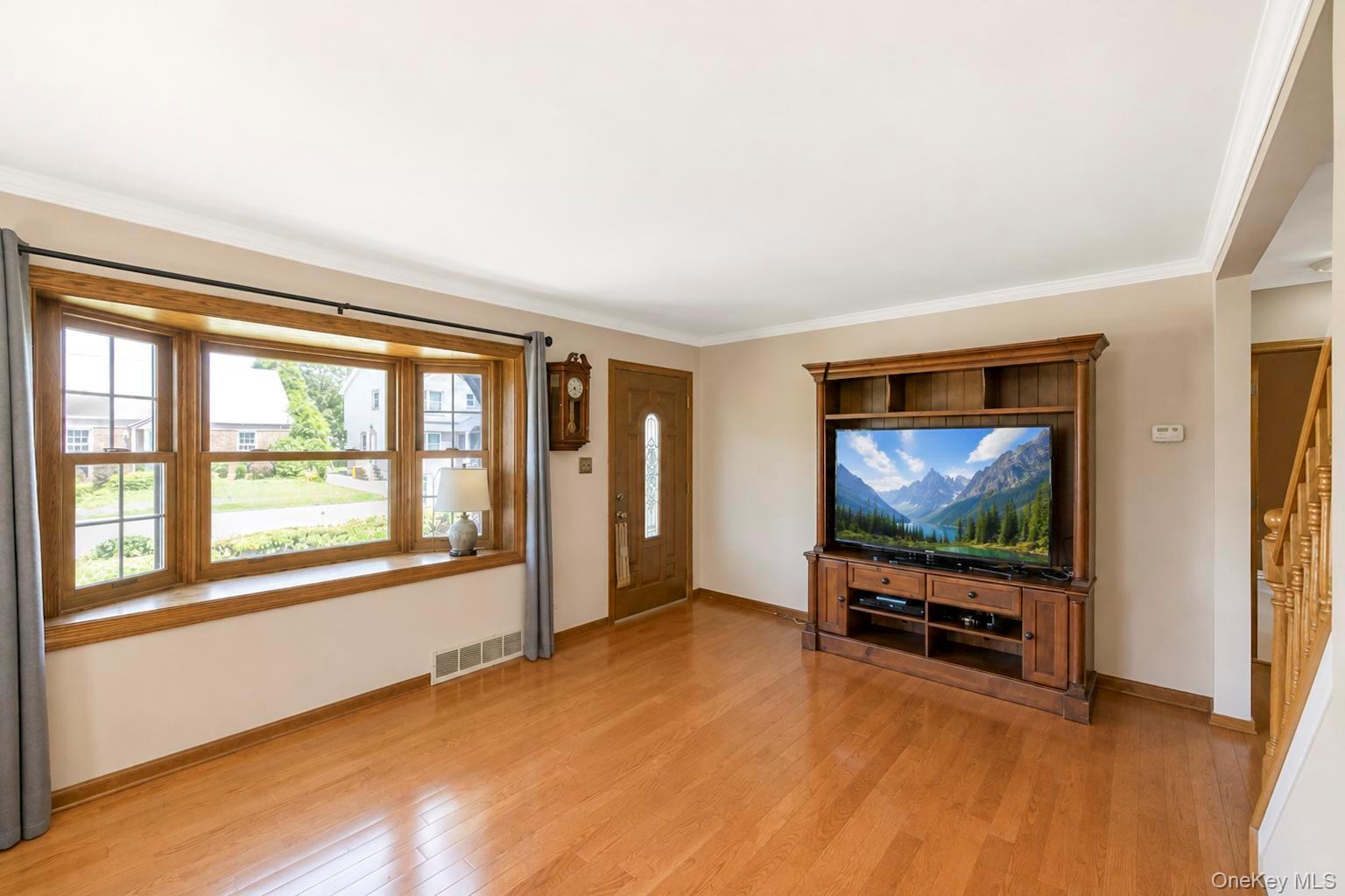 7 Edward Avenue – For Sale photo 4