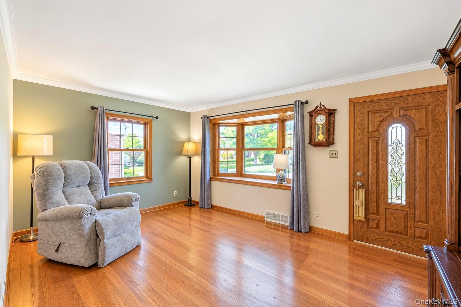 7 Edward Avenue – For Sale photo 3