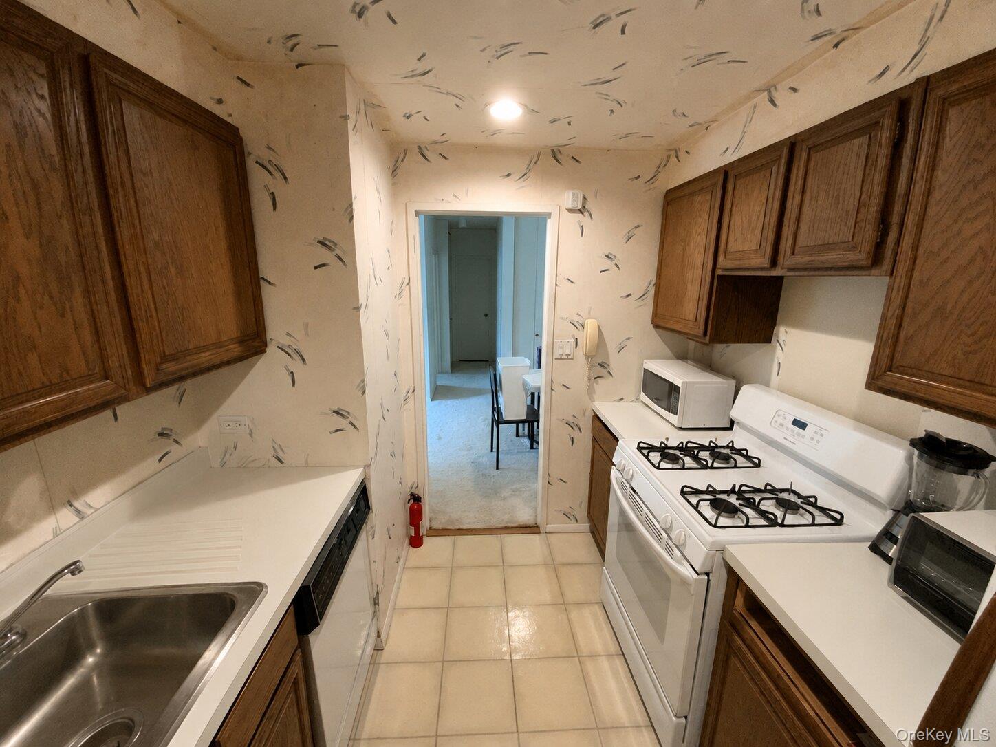 26910 Grand Central Parkway, Unit 4M photo 7