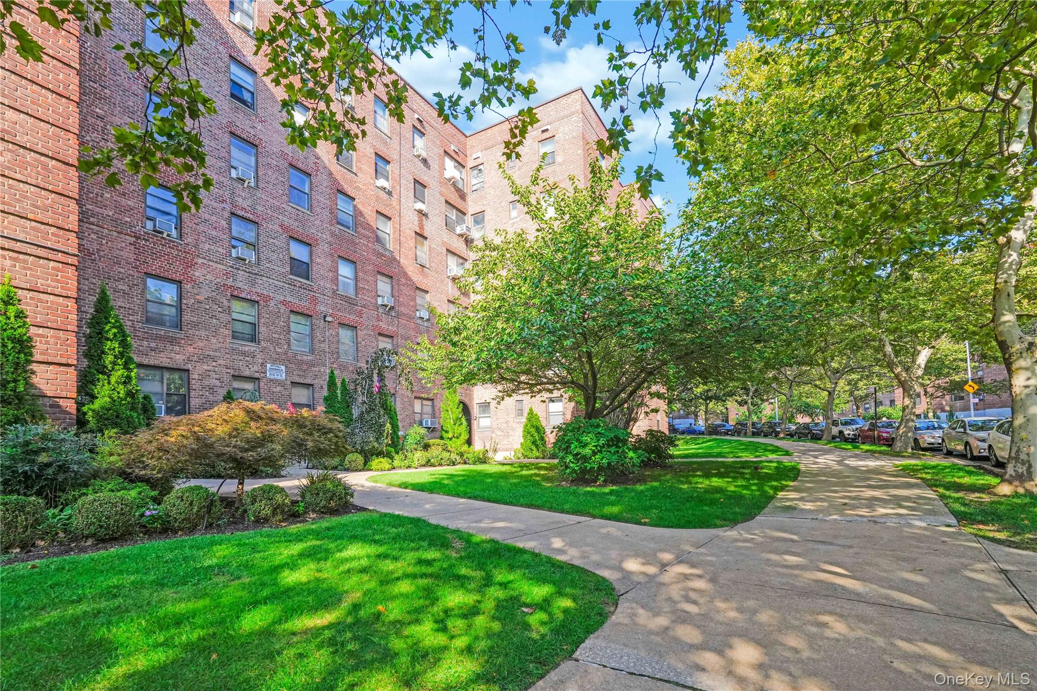 139-15 28th Road, Unit 1F photo 3
