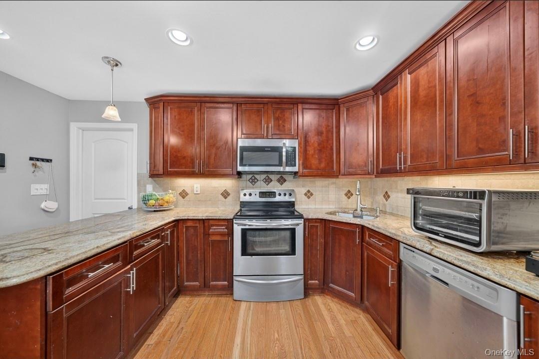 60 Lincoln Avenue – For Sale photo 14