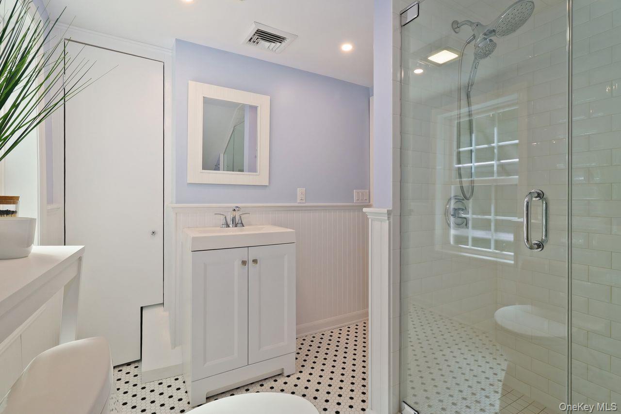 1059 Hanover Street – For Sale photo 32