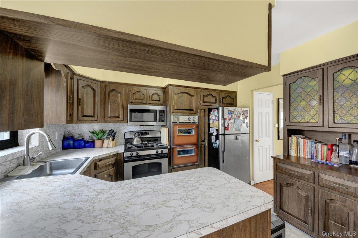 3015 Waterbury Avenue – For Sale photo 6