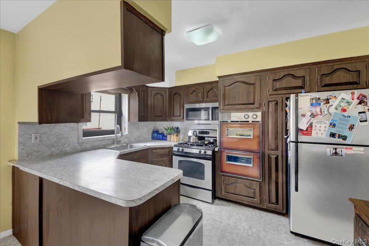 3015 Waterbury Avenue – For Sale photo 5