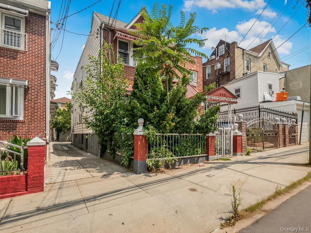 865 E 215th Street – For Sale photo 2