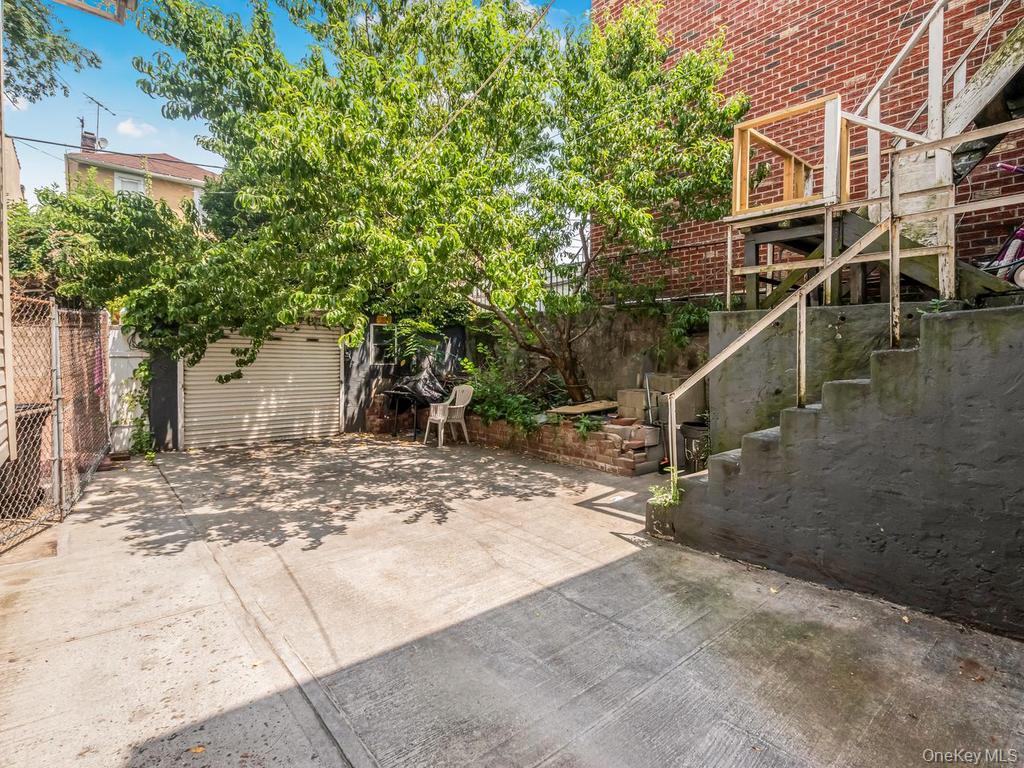 865 E 215th Street – For Sale photo 20