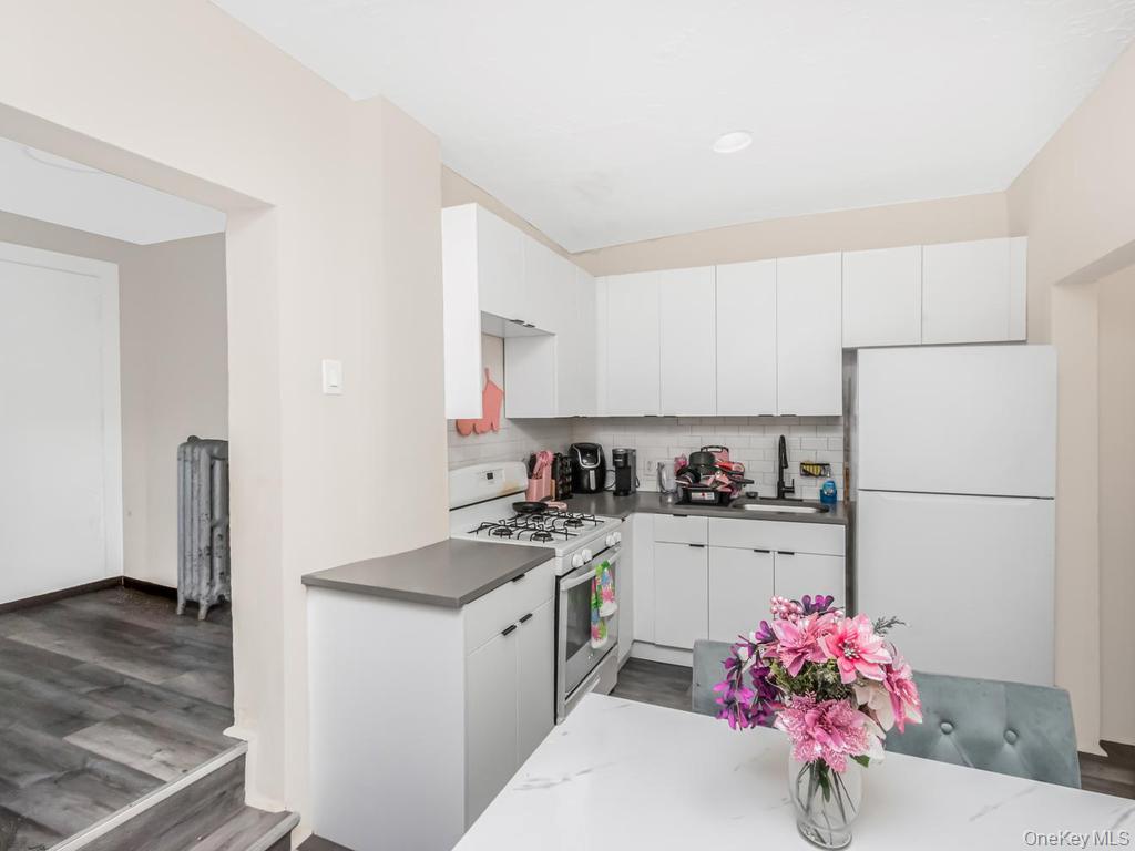 865 E 215th Street – For Sale photo 4