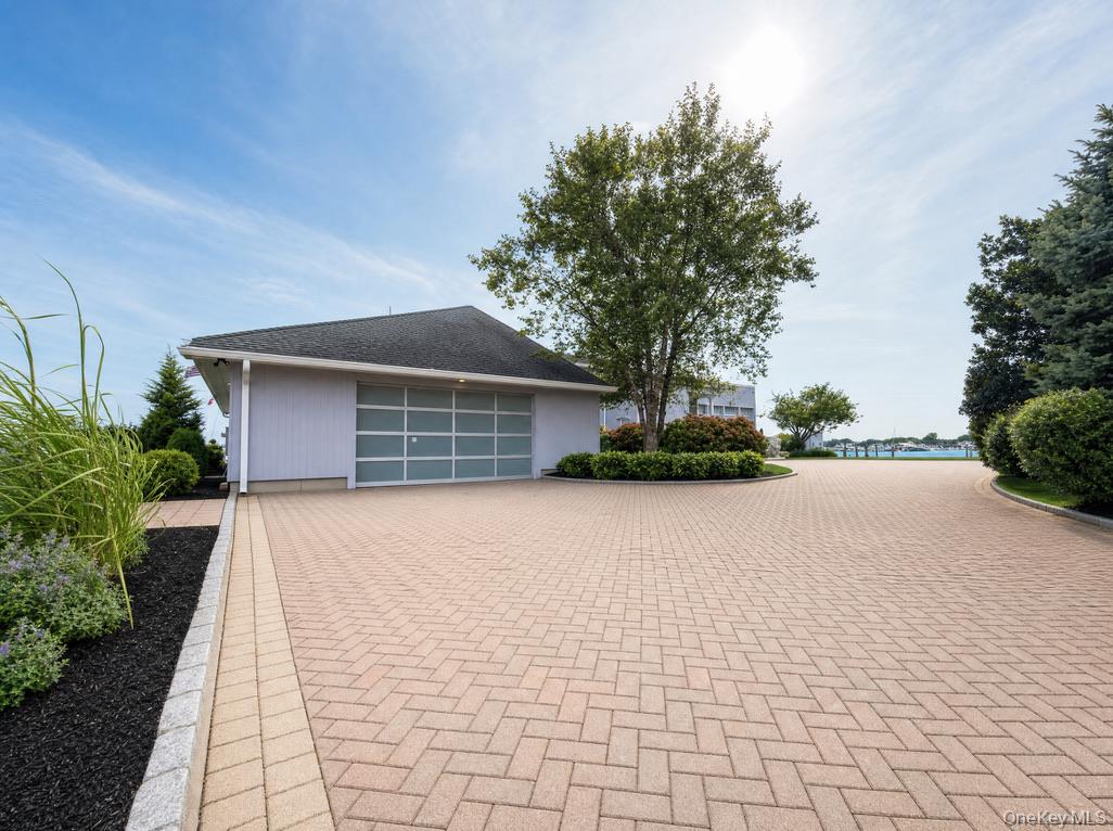 170 S Penataquit Avenue – For Sale photo 23