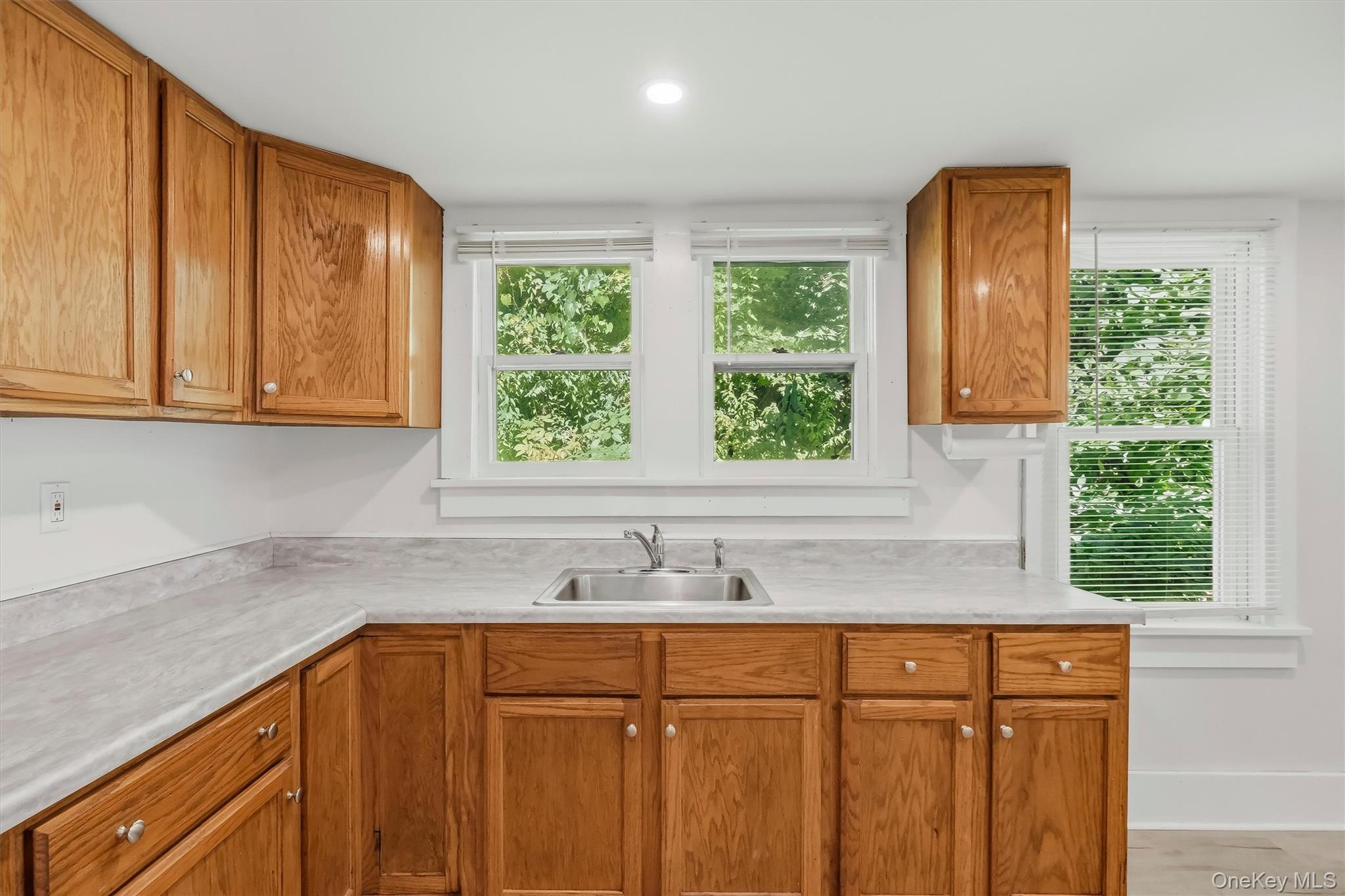 212 Center Street – For Rent photo 23