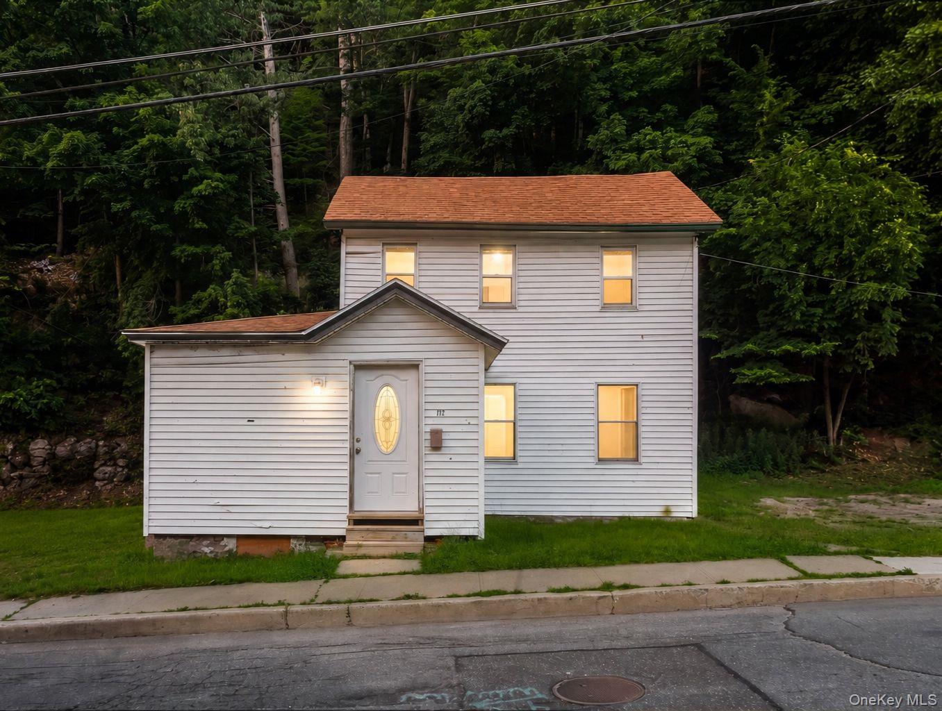 212 Center Street – For Rent