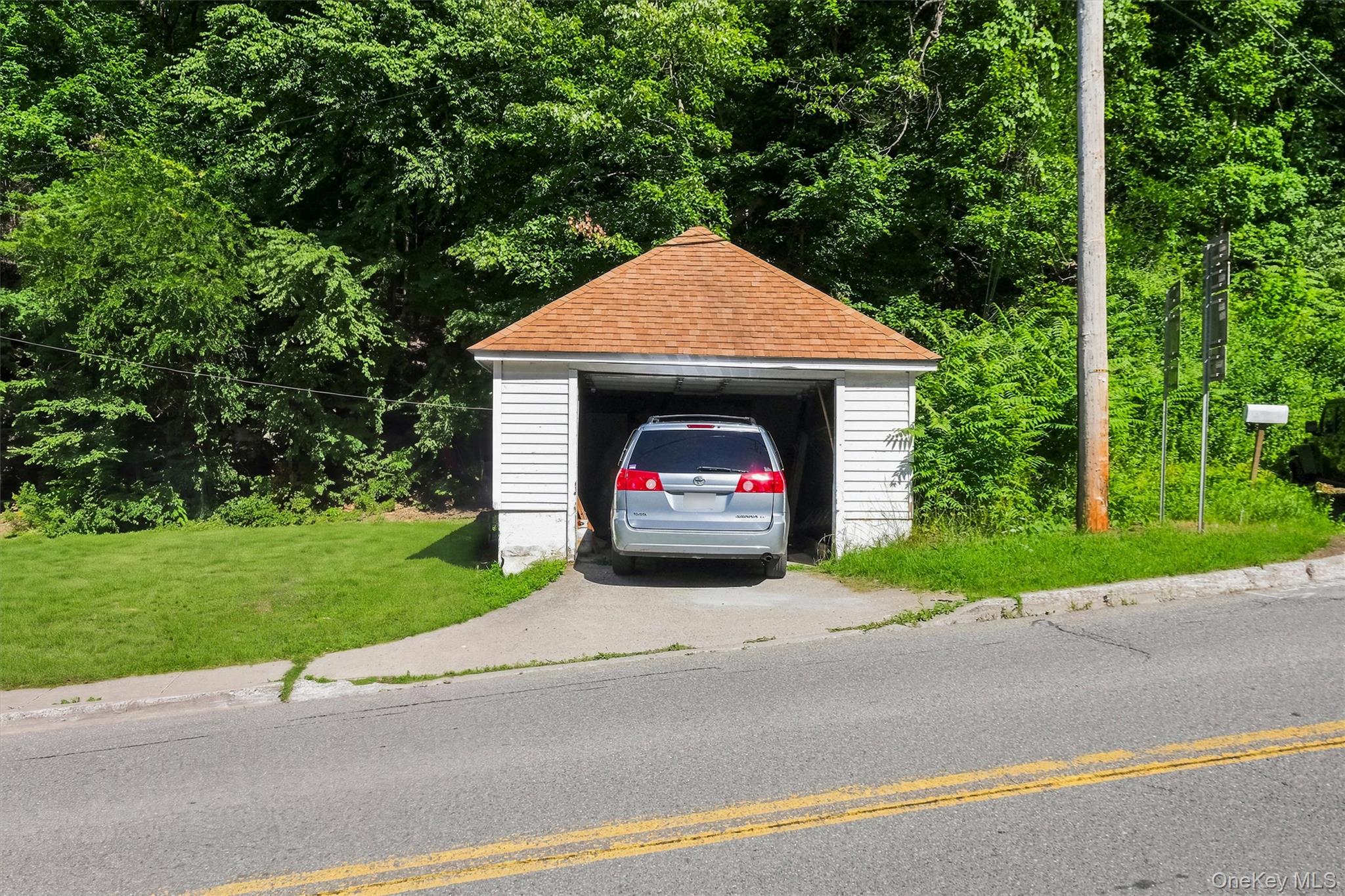 212 Center Street – For Rent photo 29