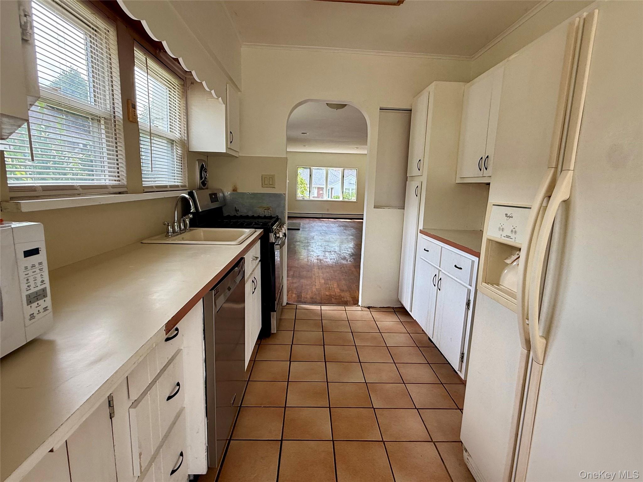 175 S Brookside Avenue – For Rent photo 13