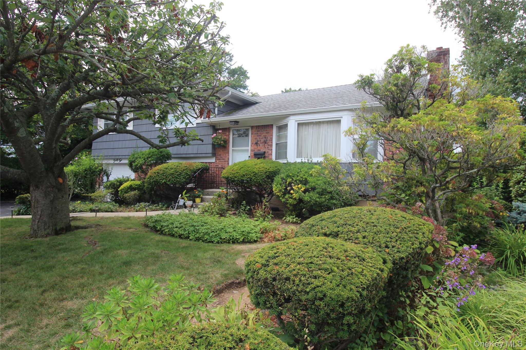 42 Foster Avenue – For Sale photo 2