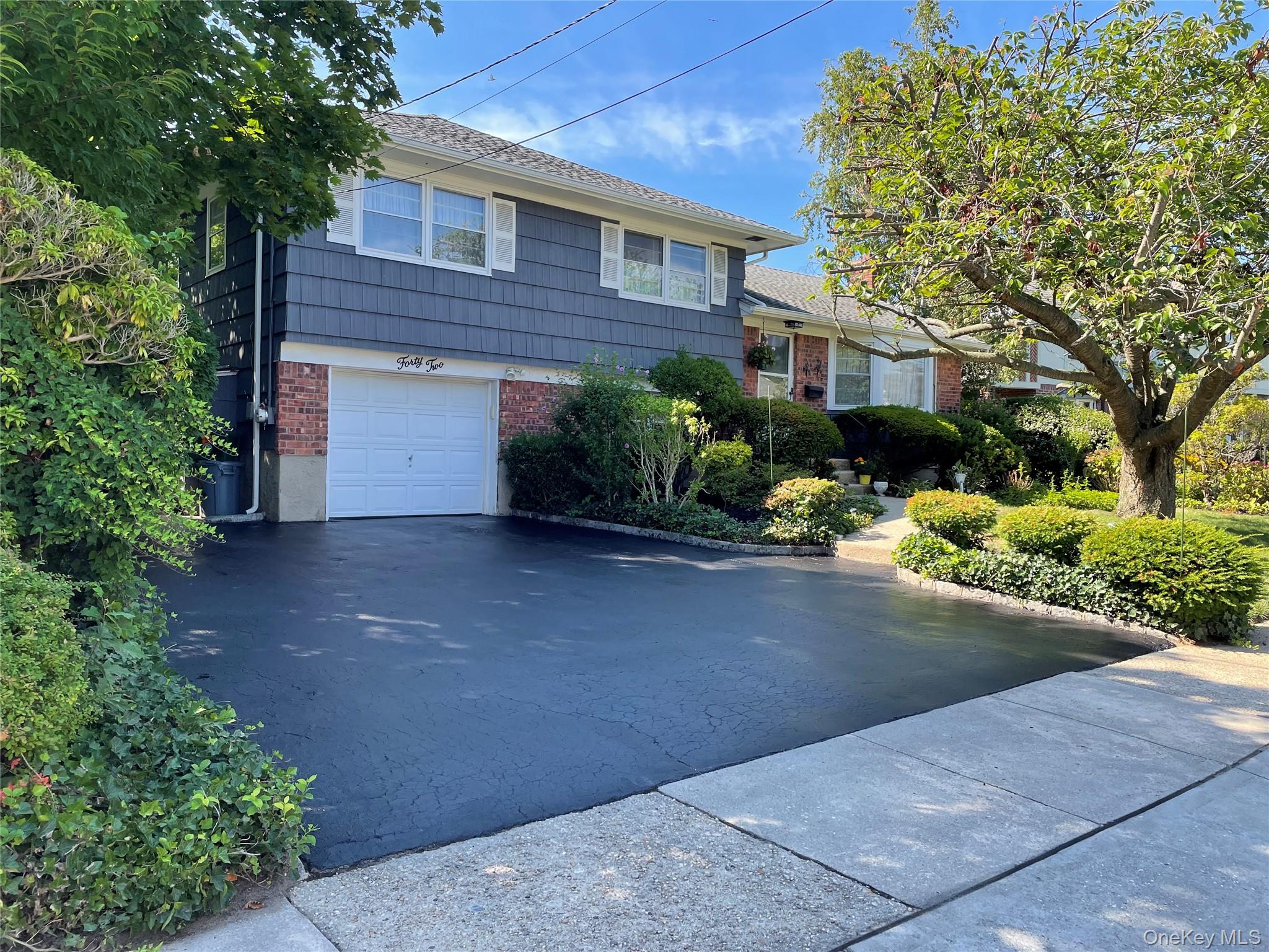 42 Foster Avenue – For Sale
