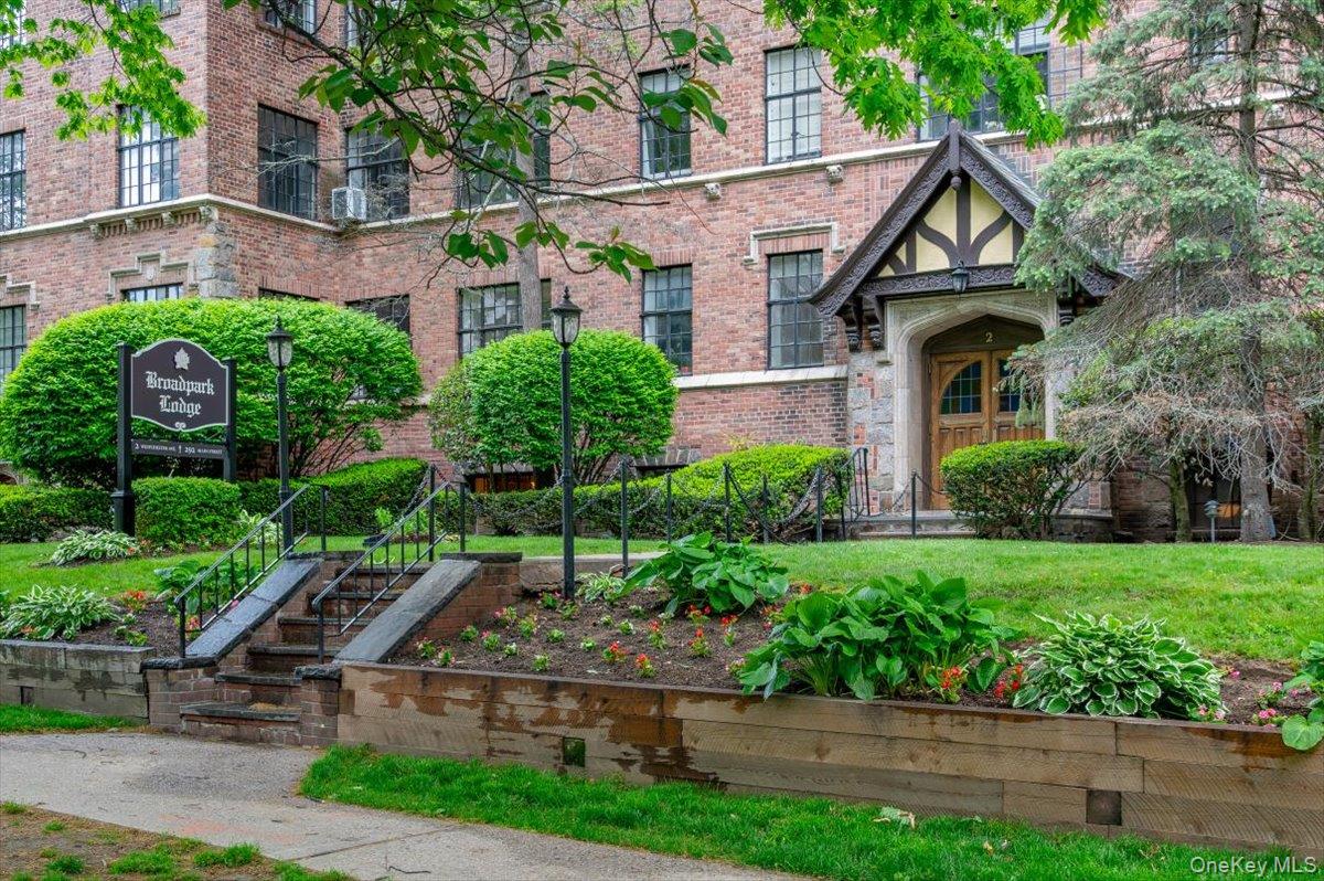 2 Westchester Avenue, Unit 3N photo 3
