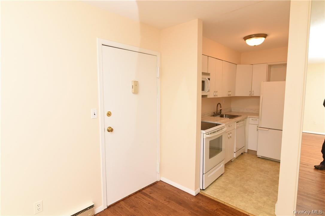 260 West Street, Unit B4