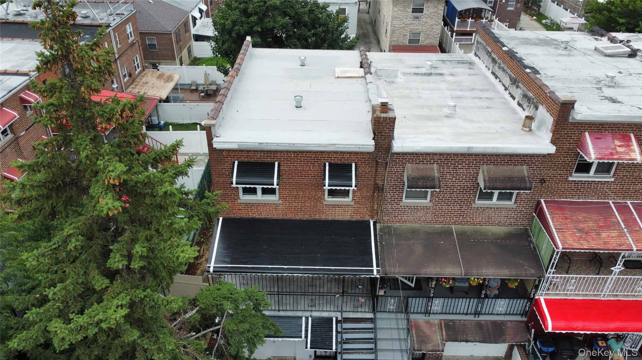 954 E 212th Street – For Sale photo 2