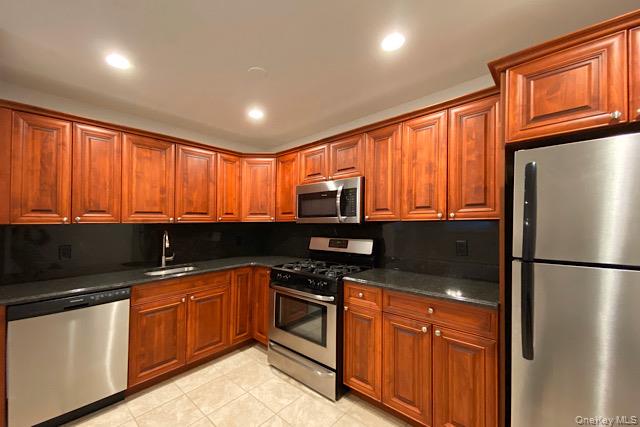 280 Bellmore Avenue, Unit 36 photo 3