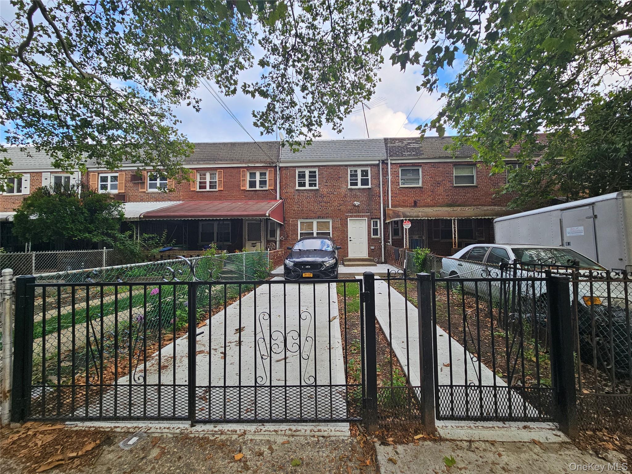 322 Wortman Avenue – For Sale